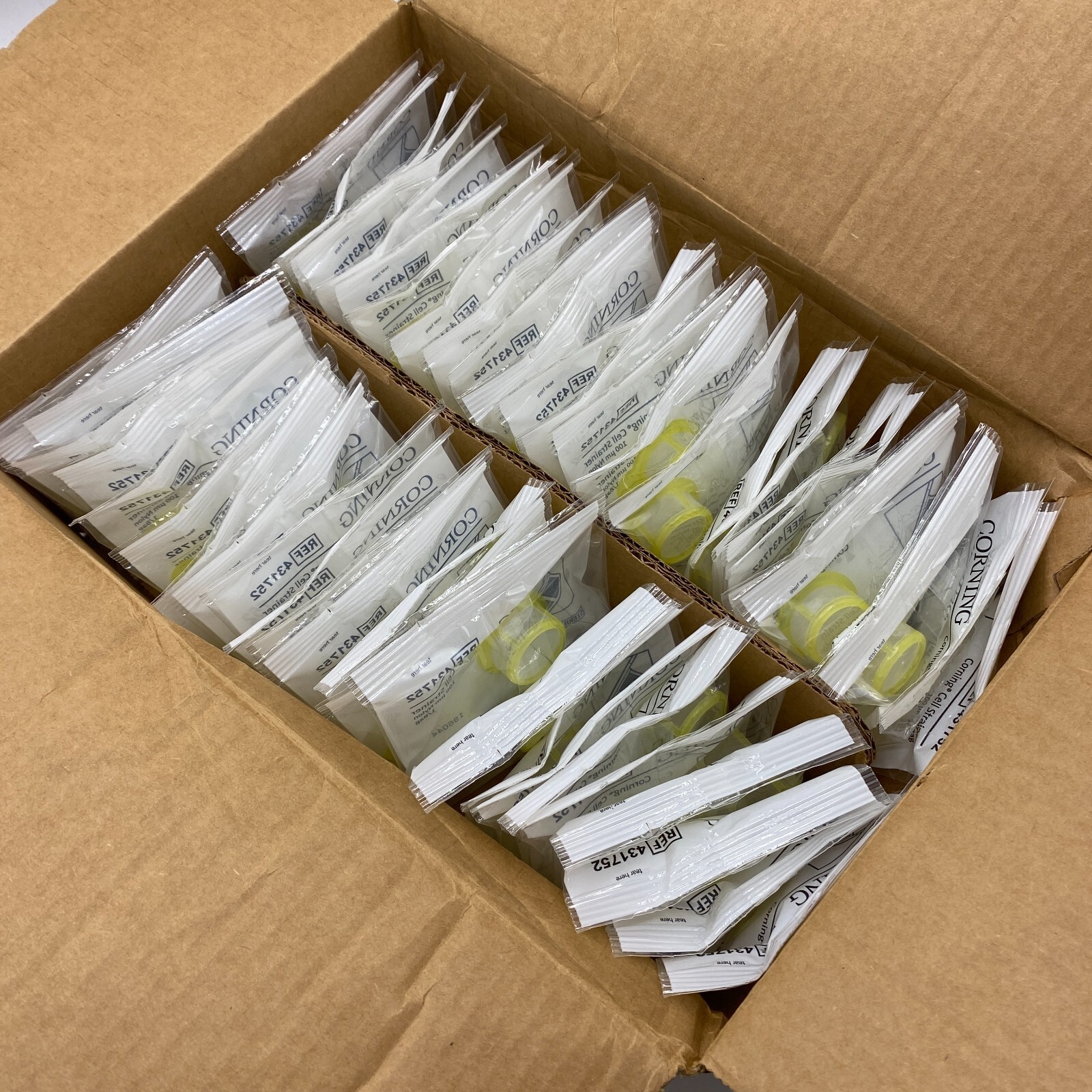 BOX OF 50 CORNING 431752 100µm Cell Strainer, Yellow, Sterile, Nylon 1/Bag New🎯