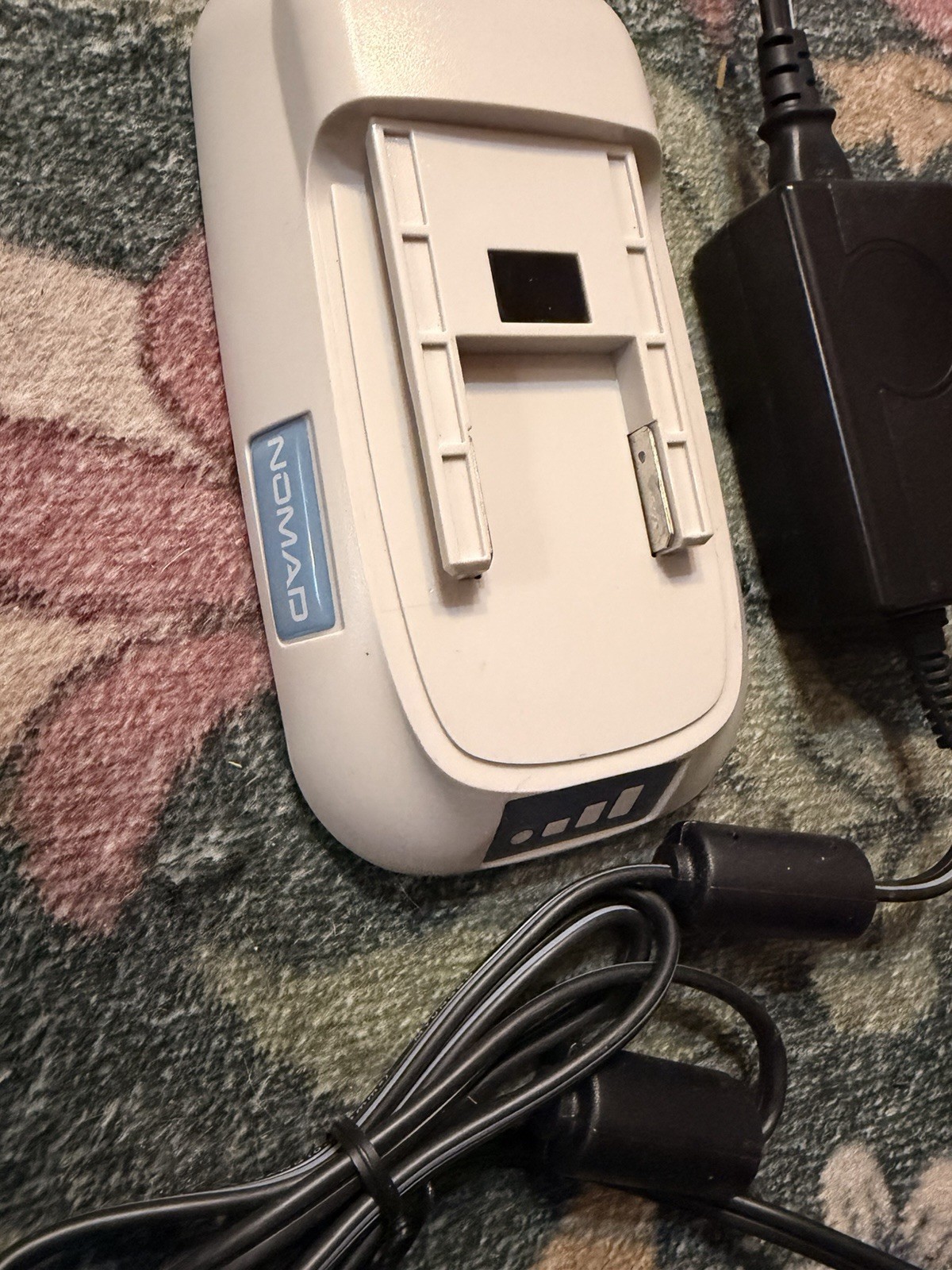 KAVO NOMAD Pro 2 Portable Battery Charging Cradle With AC adapter White