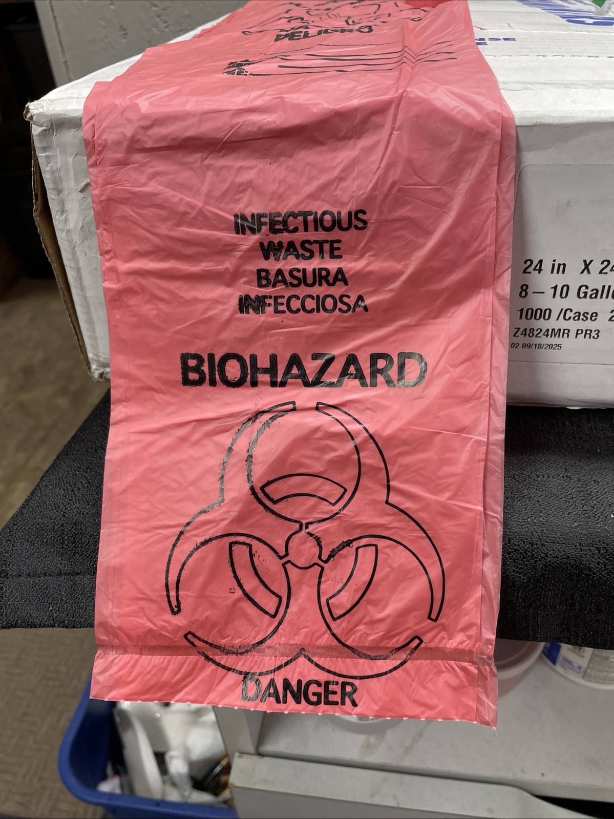 Roll of 50 BAGS BioHazard Bags RED Infectious Waste 24″x24″ 8-10 Gal