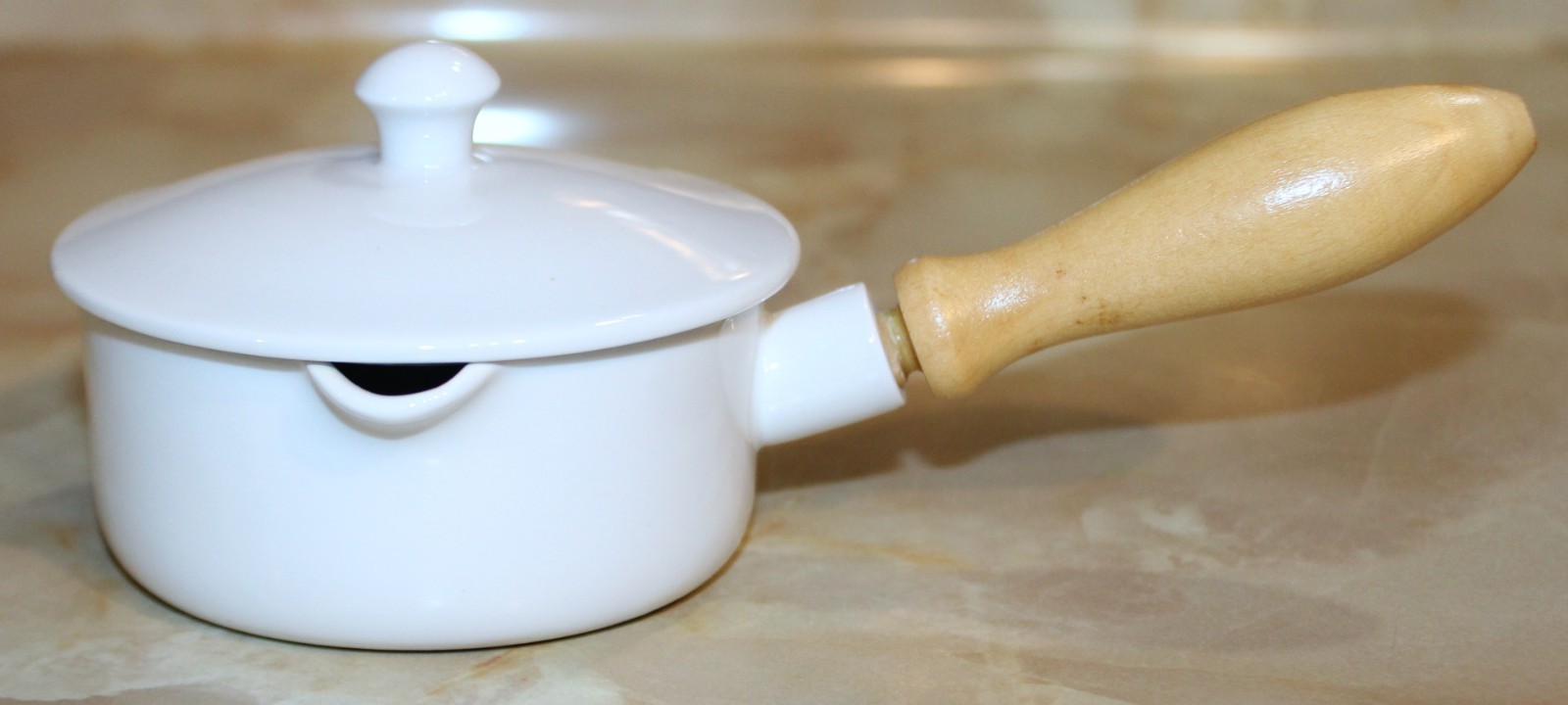 Vtg? Porcelain Pickle Pan 4 oz Dental or Jewelry Pickling Pan w/ Wooden Handle