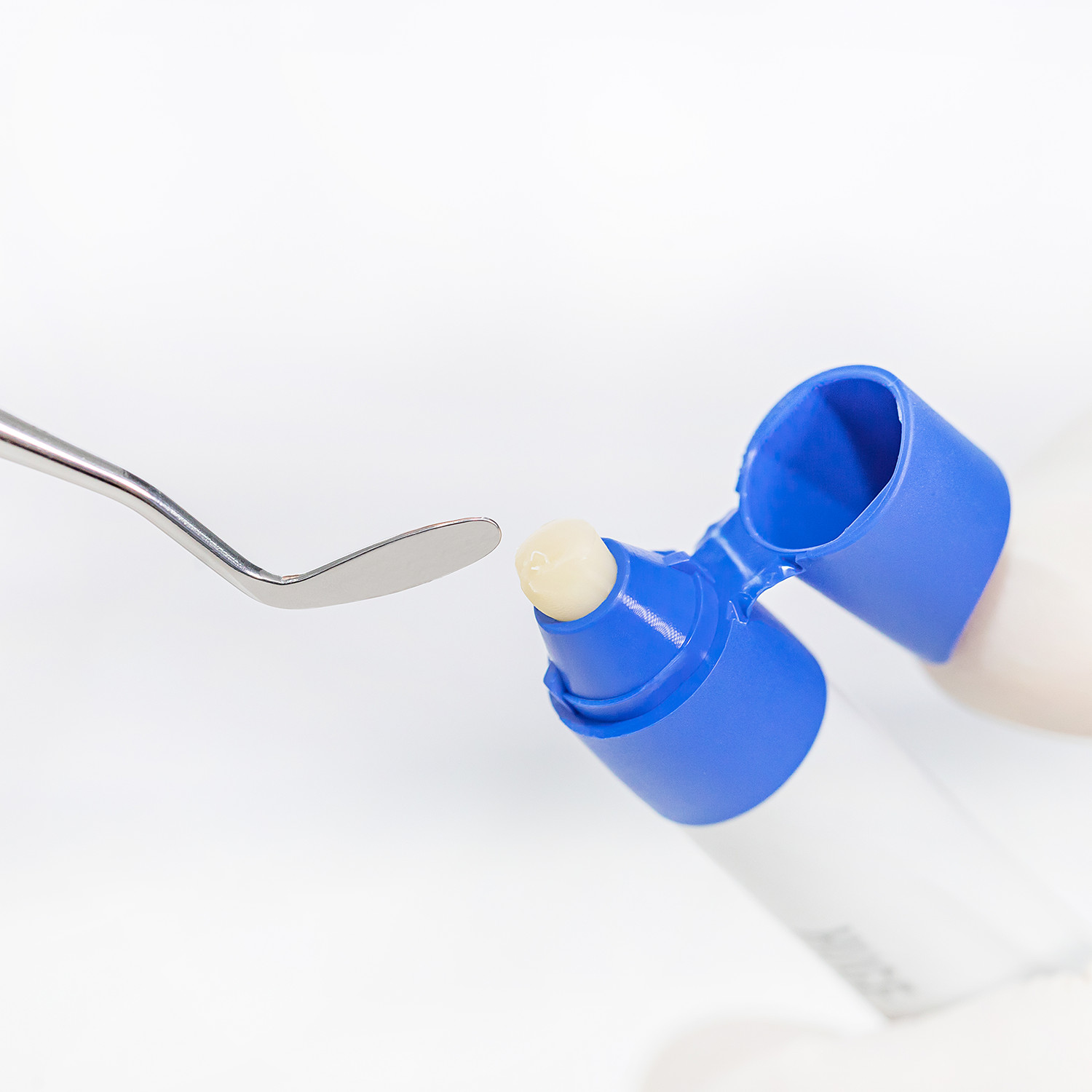 TrusFIL Universal Composite Restorative, 4g*1 Syringe