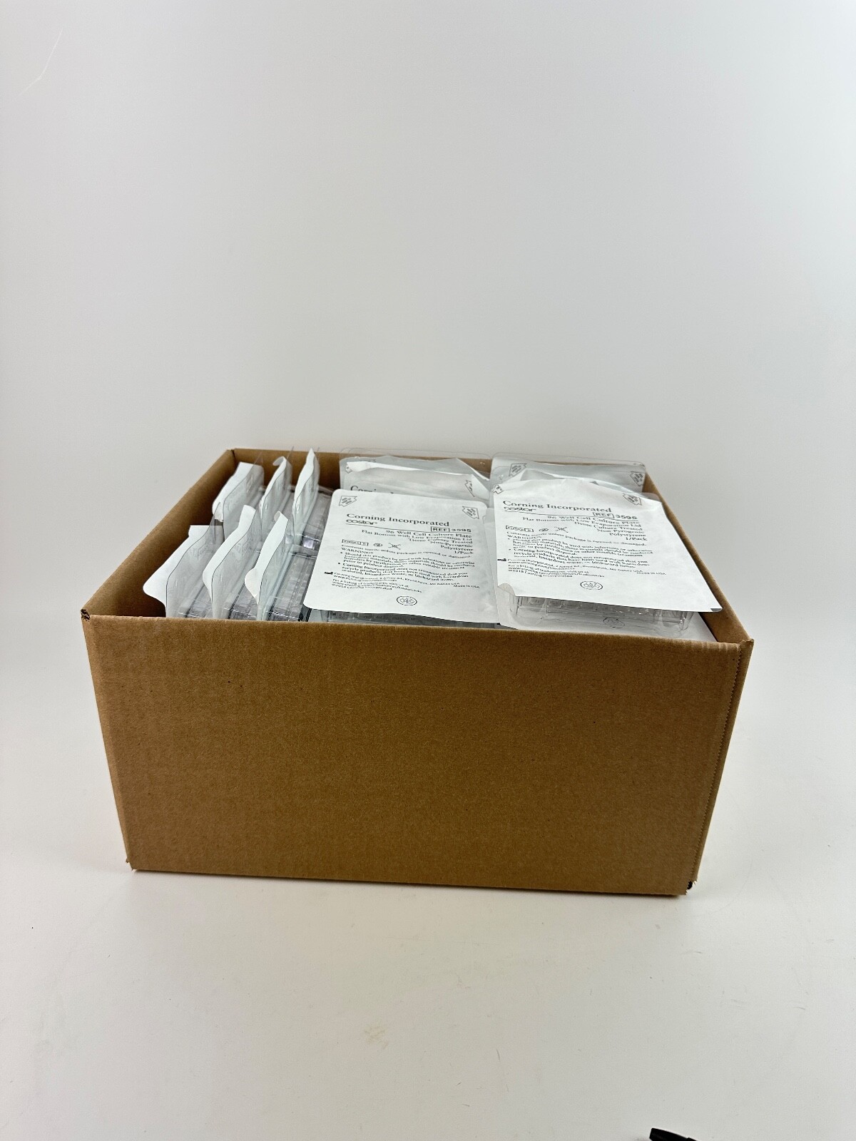 3595 COSTAR CORNING 96 WELL CELL CULTURE CLUSTER FLAT BOTTOM W/ LID, 25/PK