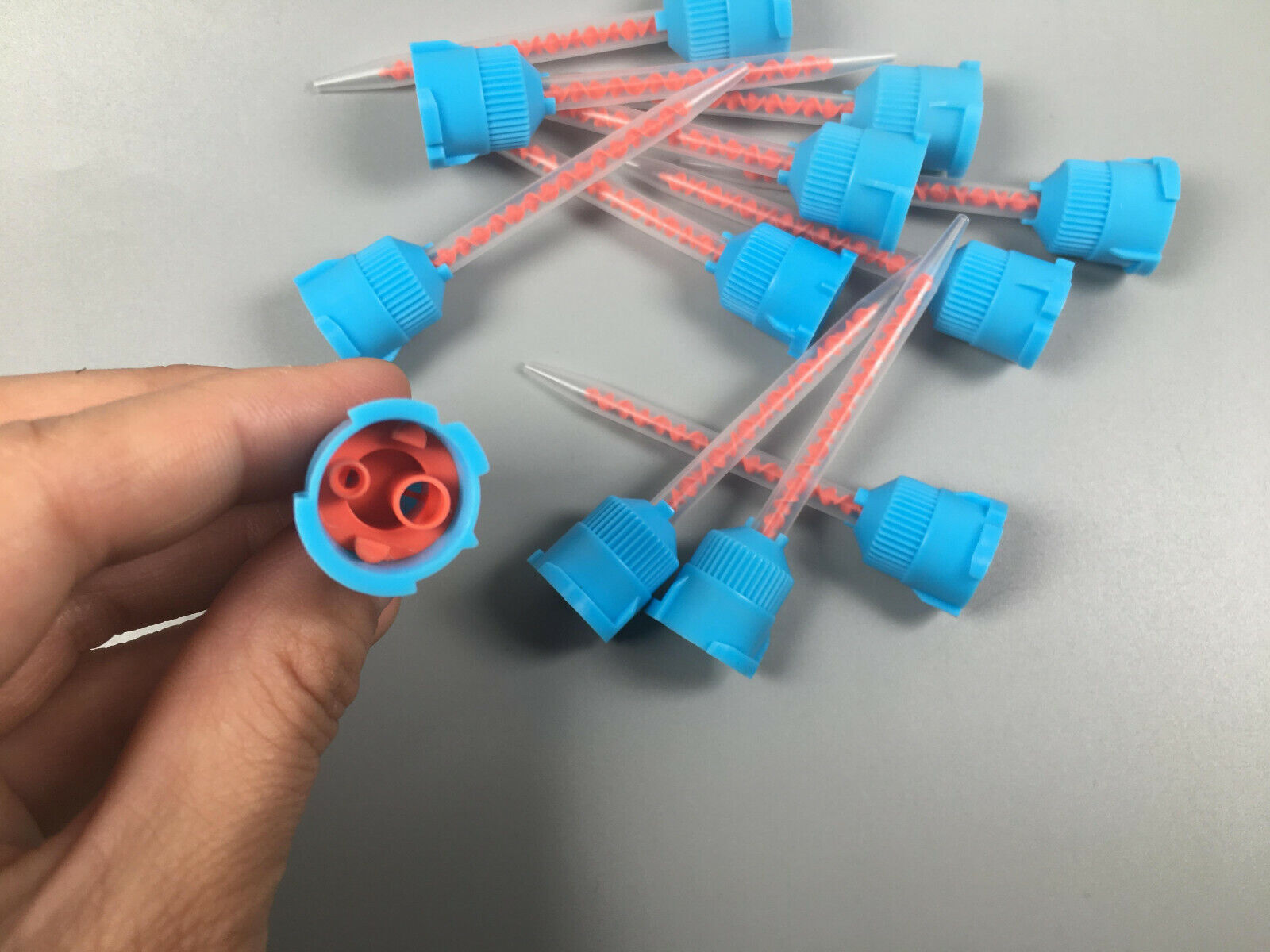 Dental Impression Mixing Dispensing Universal Dispenser Caulking 1:1 1:2 Tips