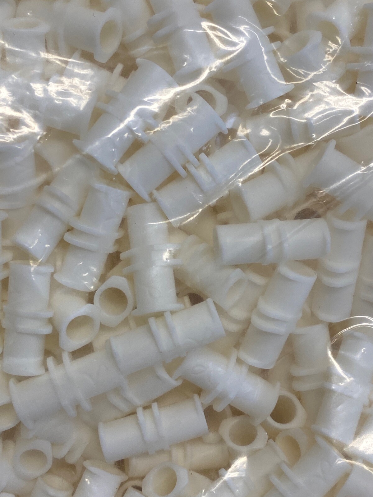 (1000) NORDSON VALUE PLASTICS Nylon Female Luer Lug Style Coupler White FTLC-1
