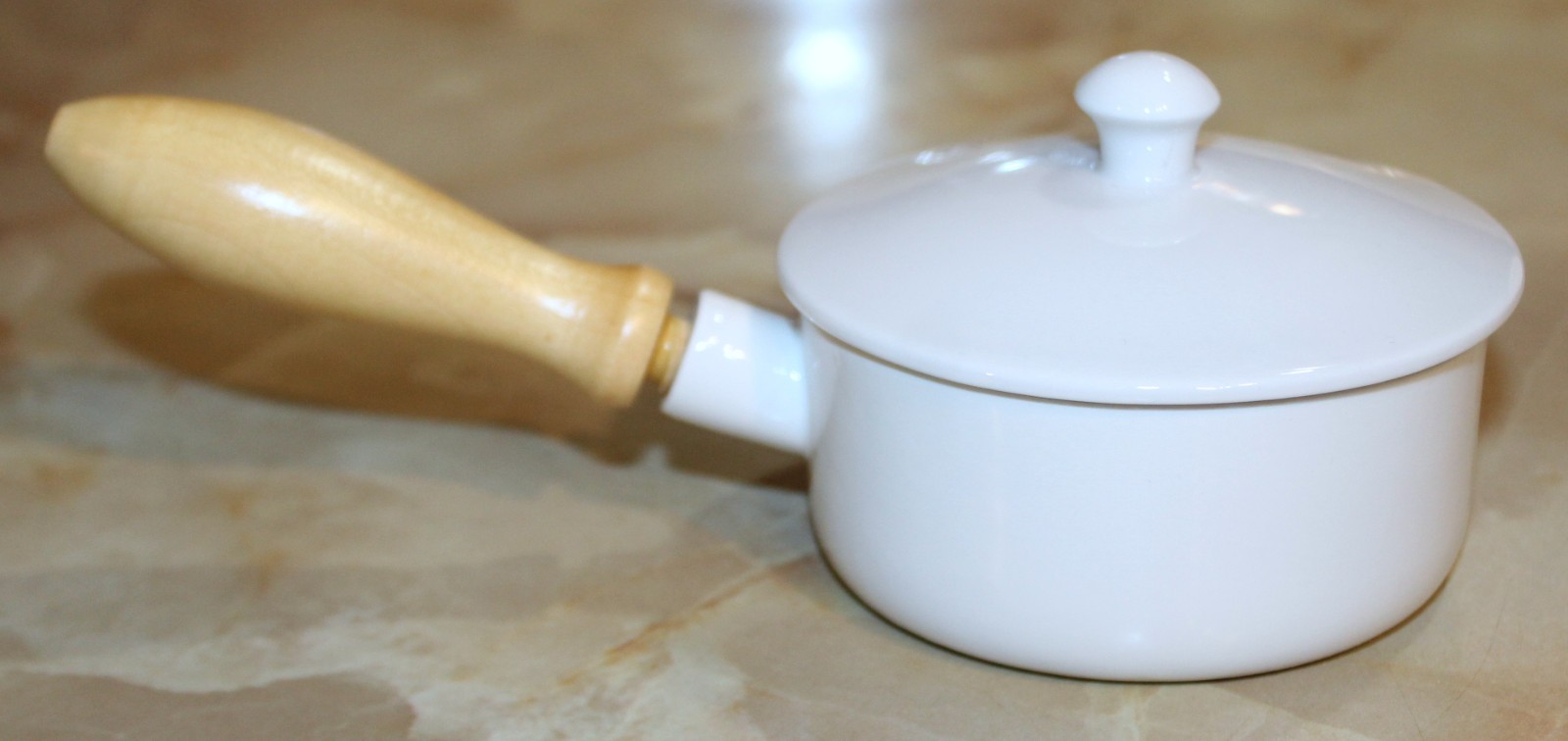 Vtg? Porcelain Pickle Pan 4 oz Dental or Jewelry Pickling Pan w/ Wooden Handle
