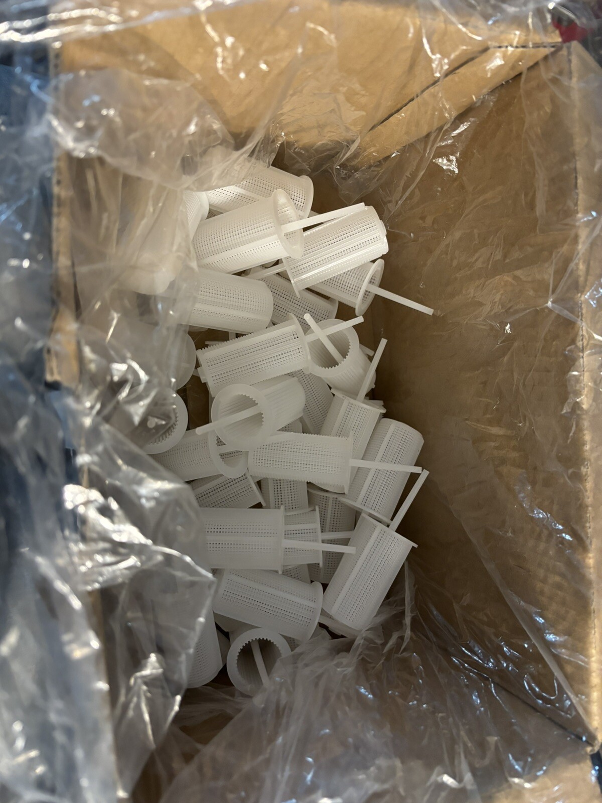 Disposable Evacuation Traps, 1-1/4″ Open Box Of 37 Pieces.
