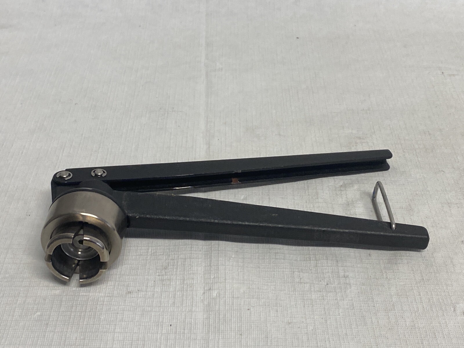 Laboratory 20mm SS Black Coated Metal Crimp Top Vial Hand Crimper Tool