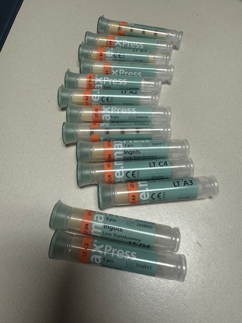 Ivoclar IPS emax Press Ingots LT 5 pcs (new, opened)