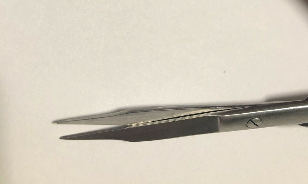 GOLDMAN-FOX GUM SCISSOR – LENGTH = 13 CM / 5″, STRAIGHT, TC GOLD