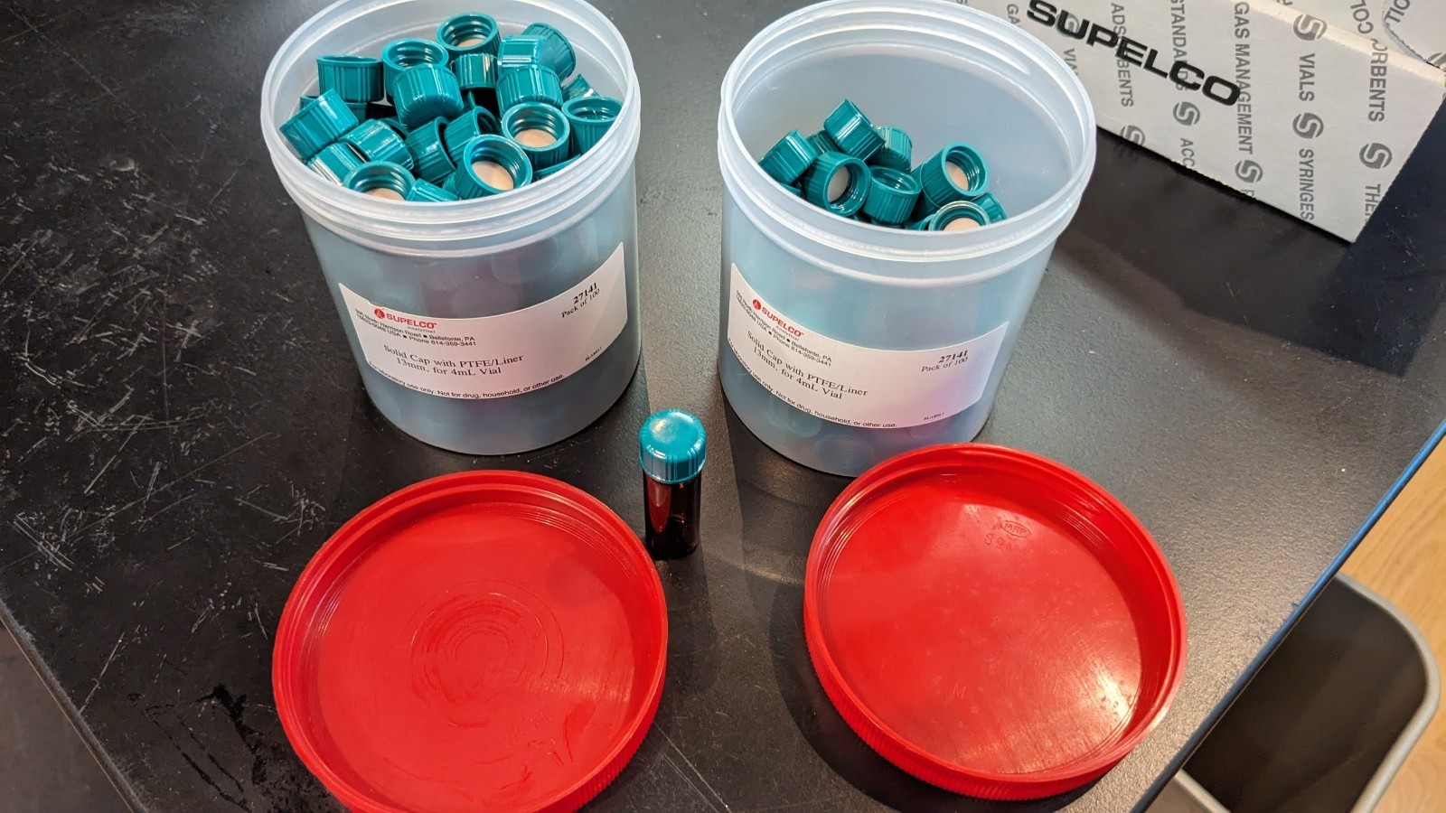171 Supelco 4mL Amber Glass Vials + PTFE Lined Caps 27115-U / 27141 Lab GC HPLC