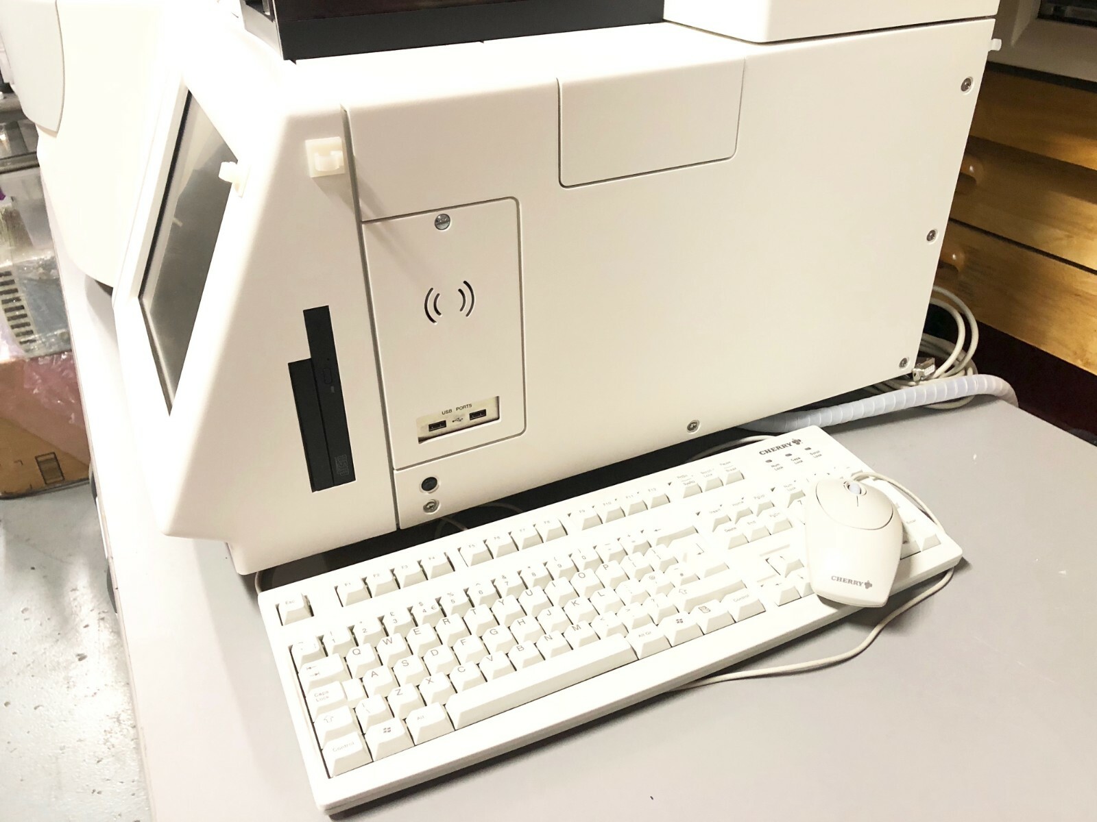 Horiba ABX Pentra 400 Chemistry Analyzer In Excellent Condition w/ Battery Unit