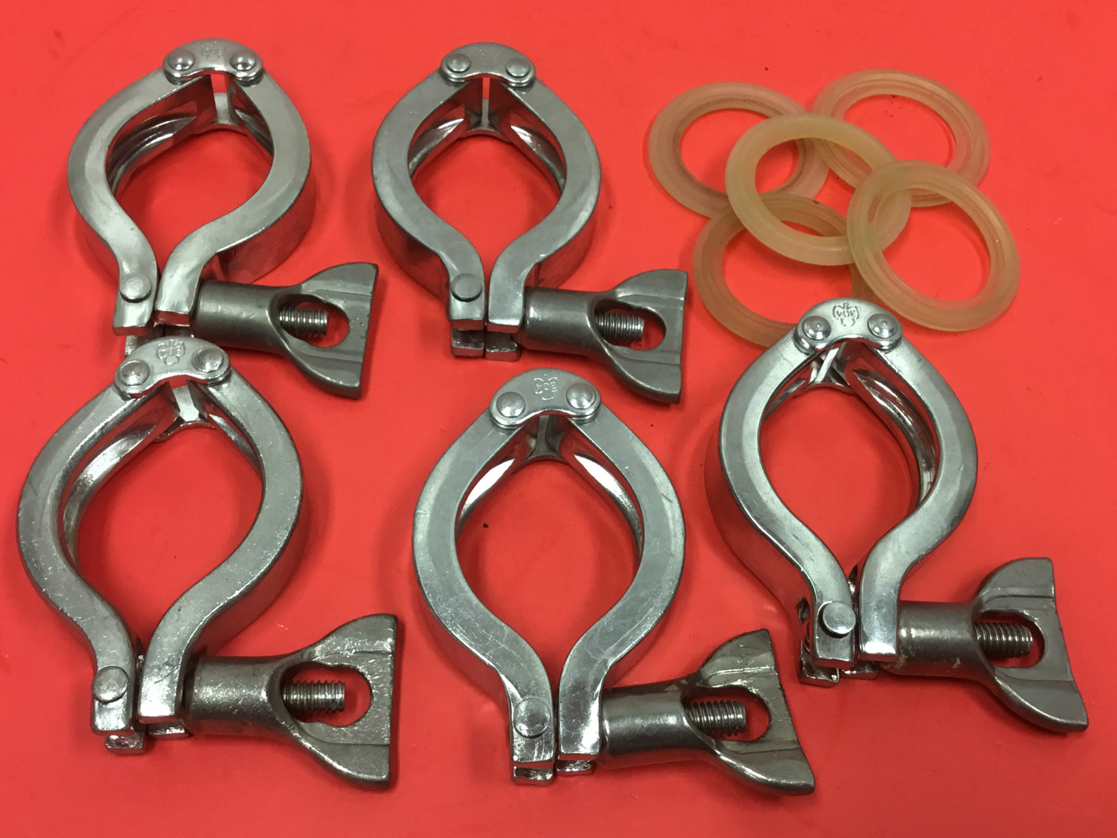 Tri-Clover – Sanitary Fitting Clamp – Five(5) – 1-1/2″ With Silicone Gaskets