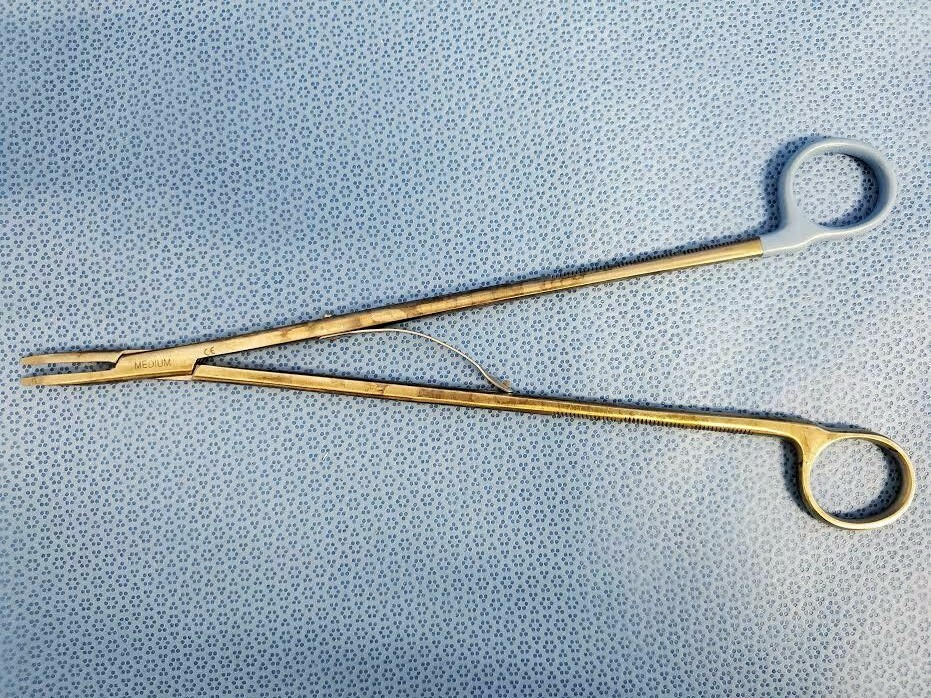 Symmetry Surgical 70412-V-8-10 Medium Vesocclude Clip Applier 11″ Angled Jaw