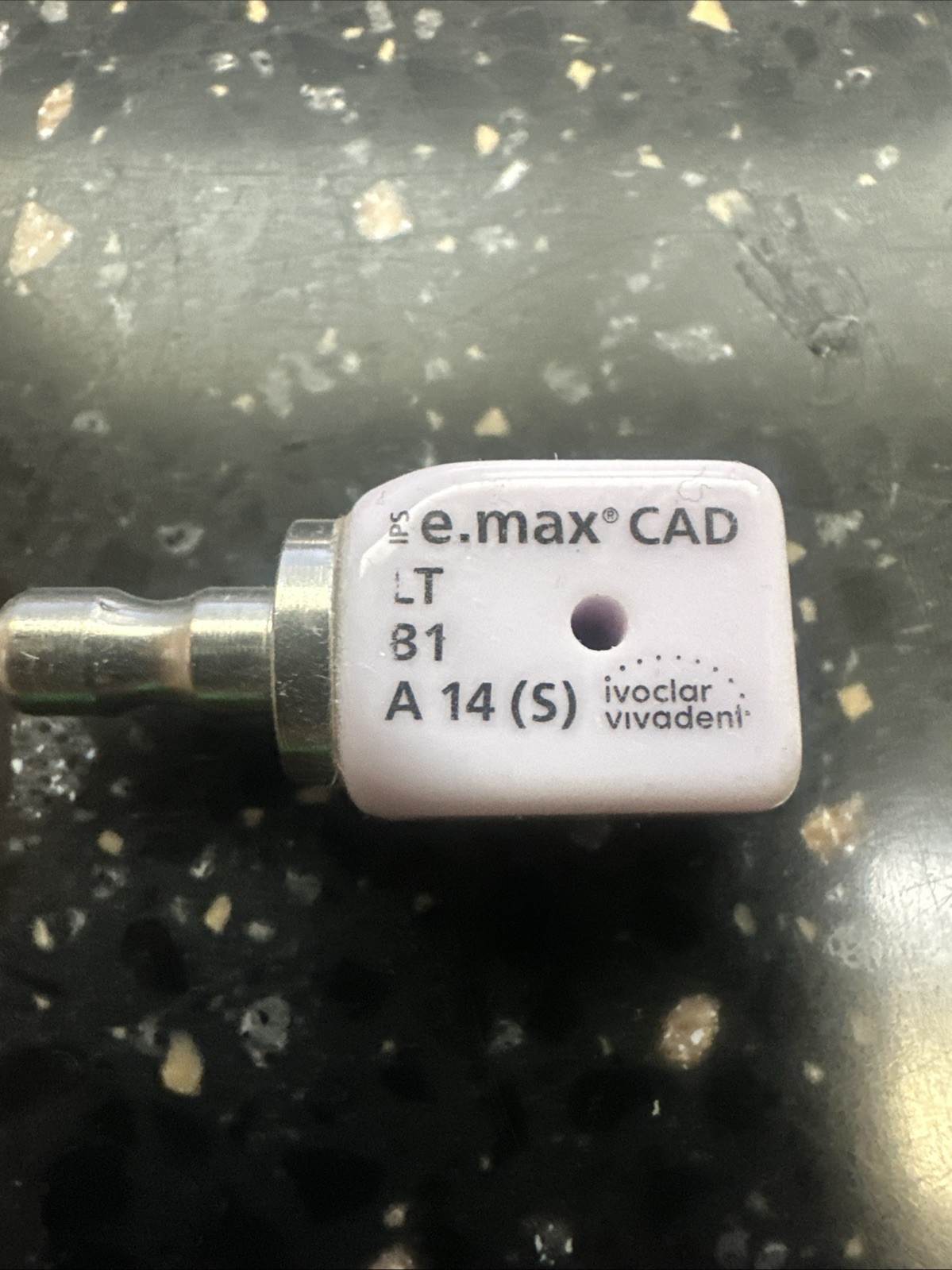 Cerec Ivoclar Emax IMPLANT LT B1 A14 (S) Screw Retained (1 Block)