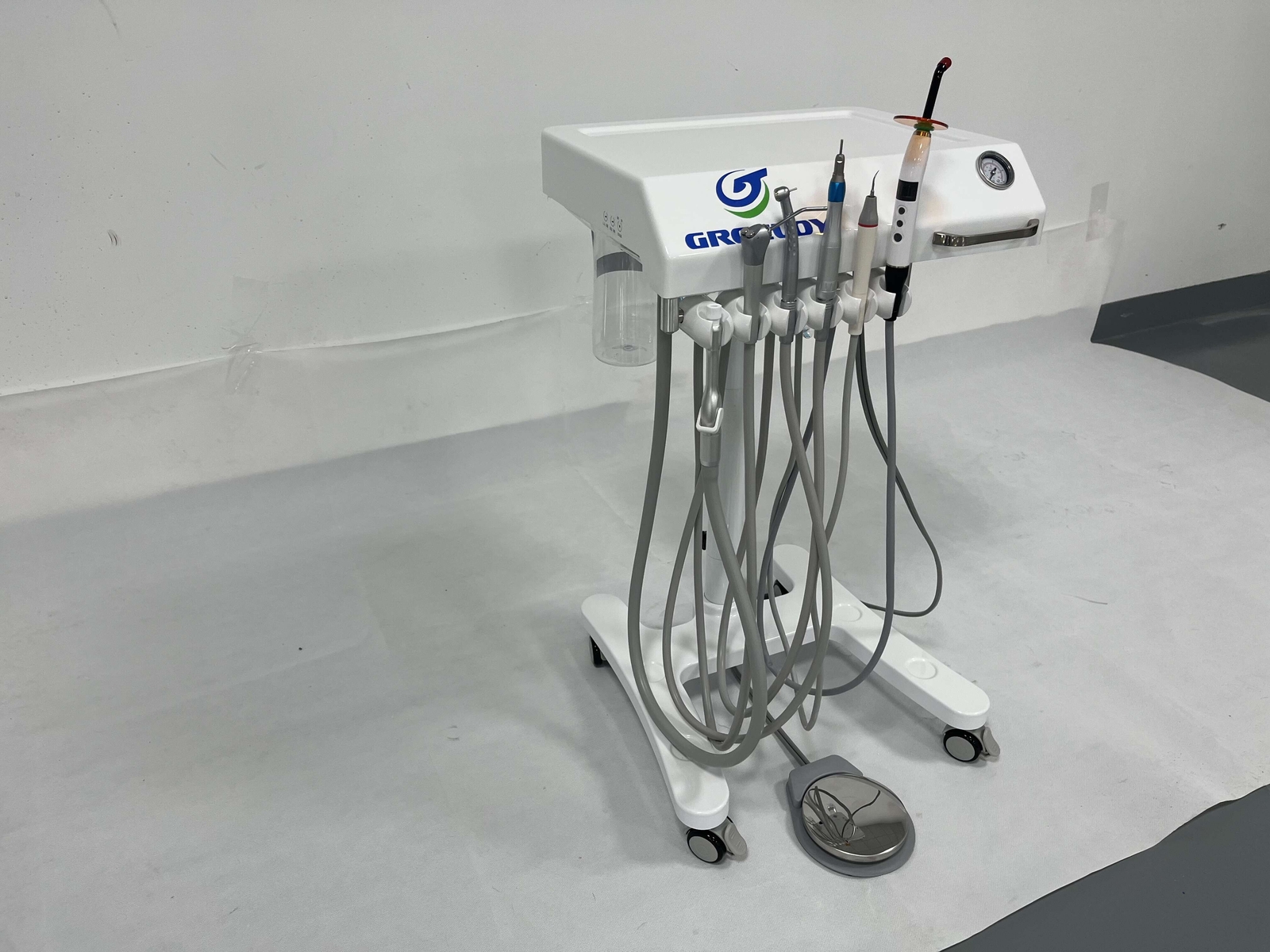 Mobile Dental Adjustable Treatment Unit GU-P302 4H+Dental Air Compressor GU-P300