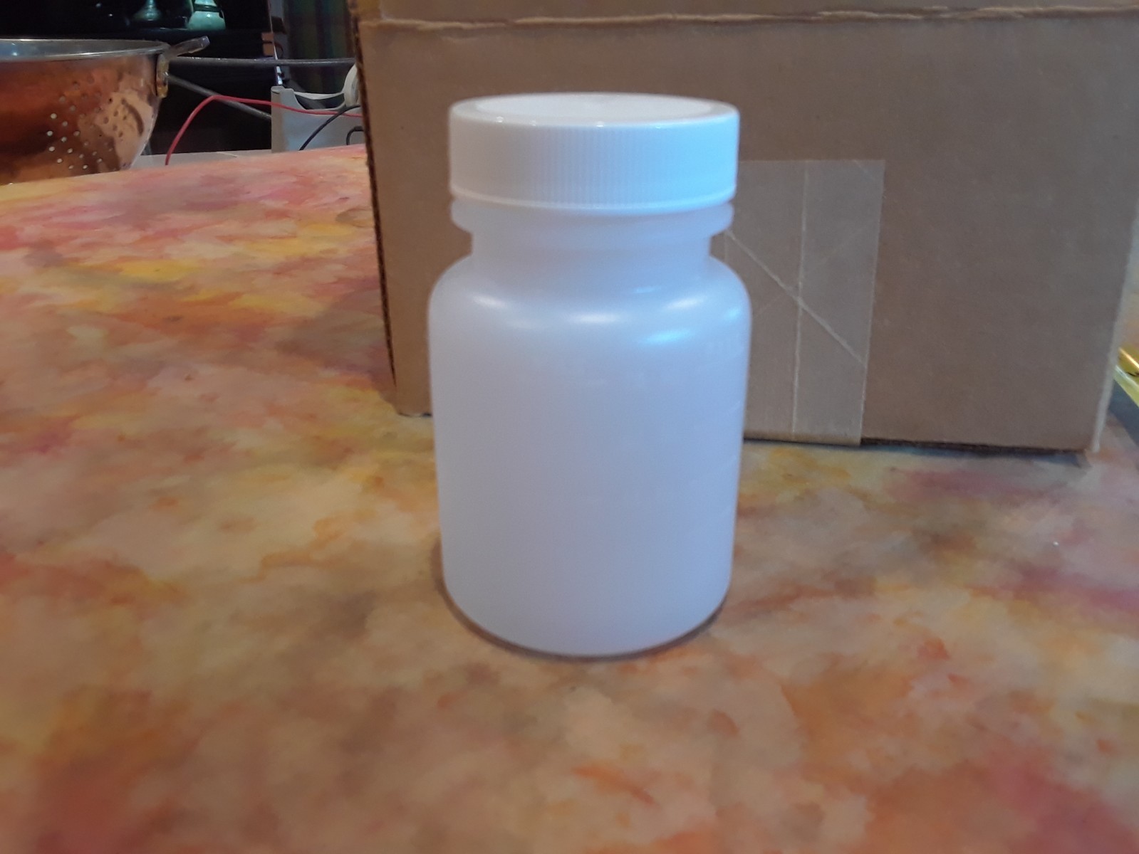 LOTs Specimen Bottles Containers 100-ml for urine samples, use for small parts
