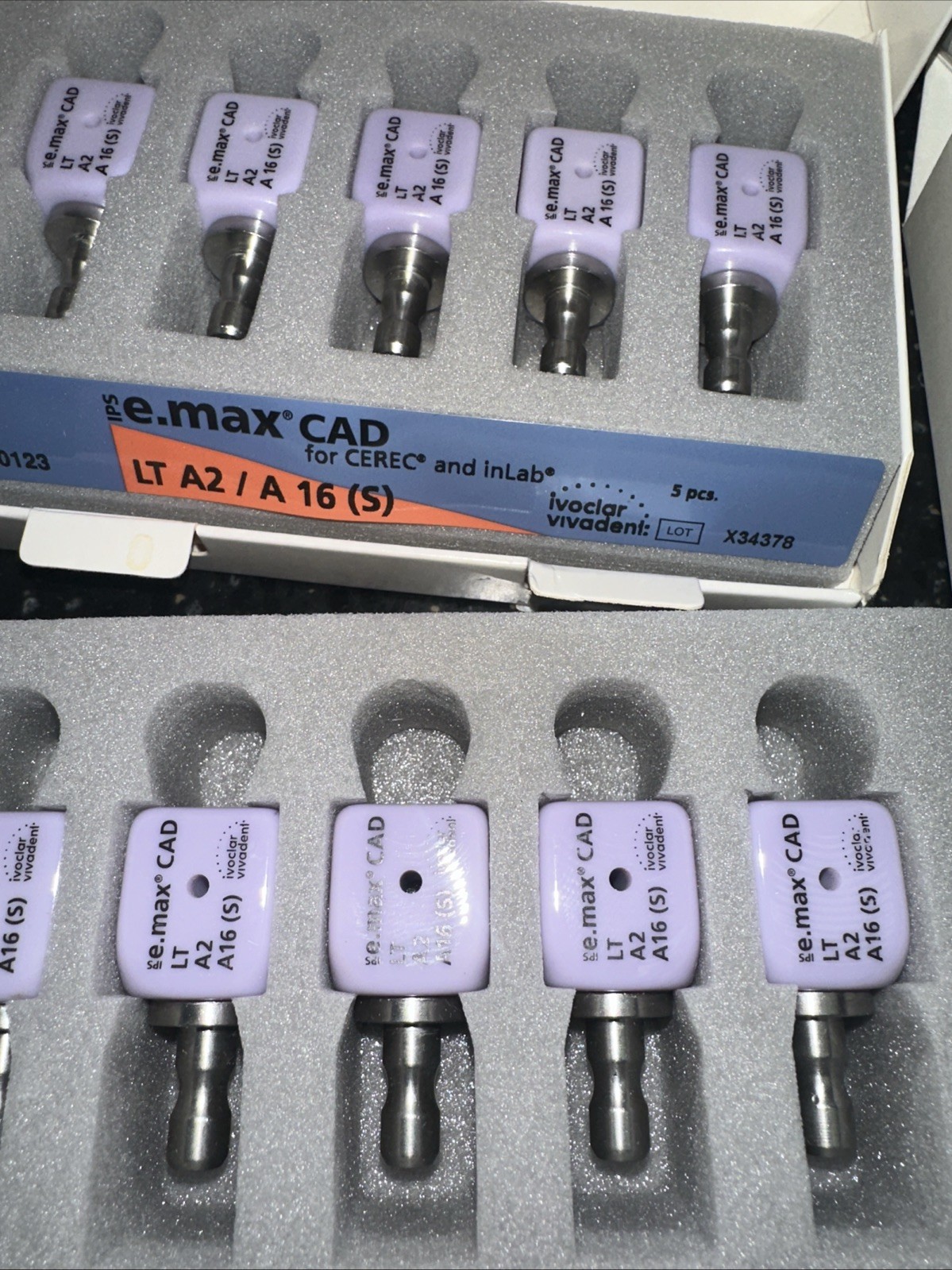 Cerec Ivoclar Emax IMPLANT LT A2 A16 (S) Screw Retained (1 Block)