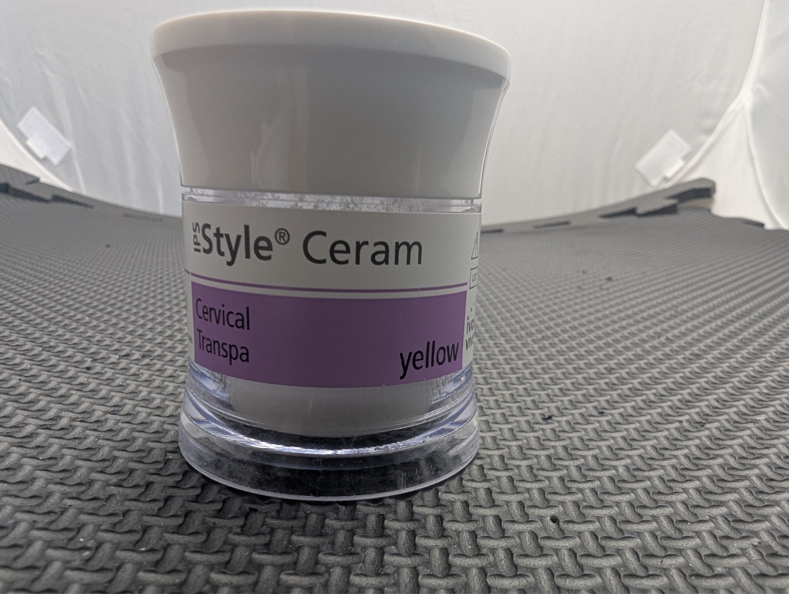 IPS Style Ceram Cervical Transpa Yellow – used