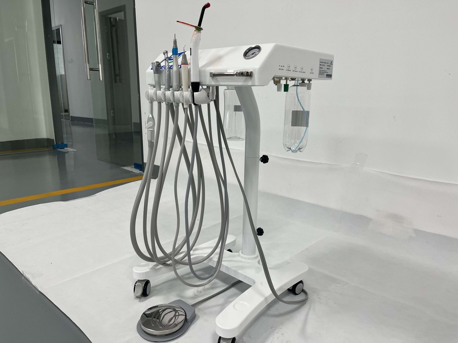 Mobile Dental Adjustable Treatment Unit GU-P302 4H+Dental Air Compressor GU-P300