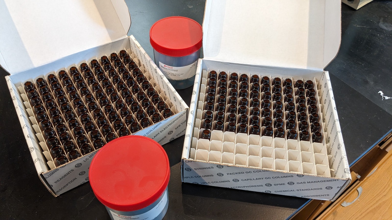 171 Supelco 4mL Amber Glass Vials + PTFE Lined Caps 27115-U / 27141 Lab GC HPLC