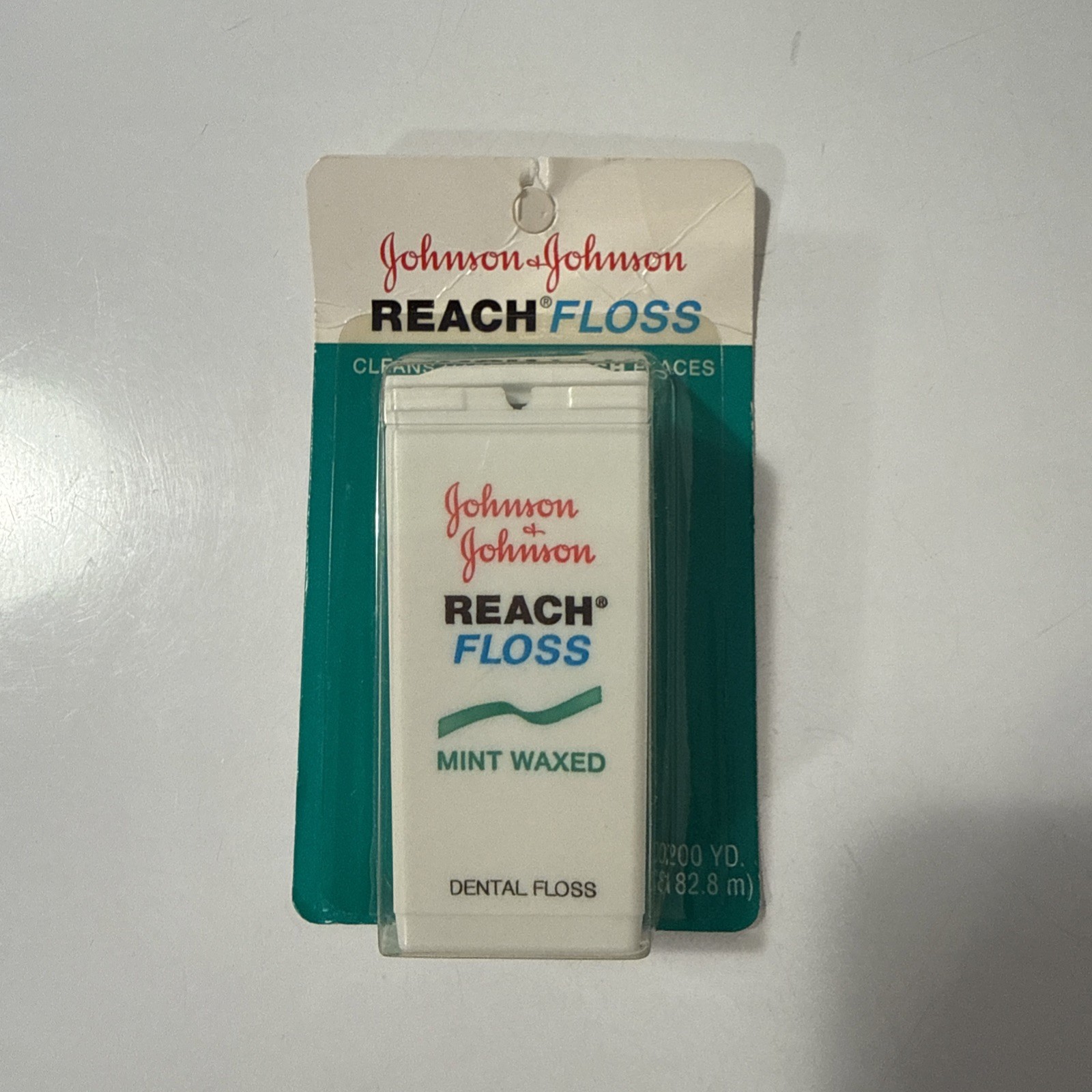 Johnson & Johnson Reach Dental Floss Waxed Mint, 200 yards spool & Dispenser