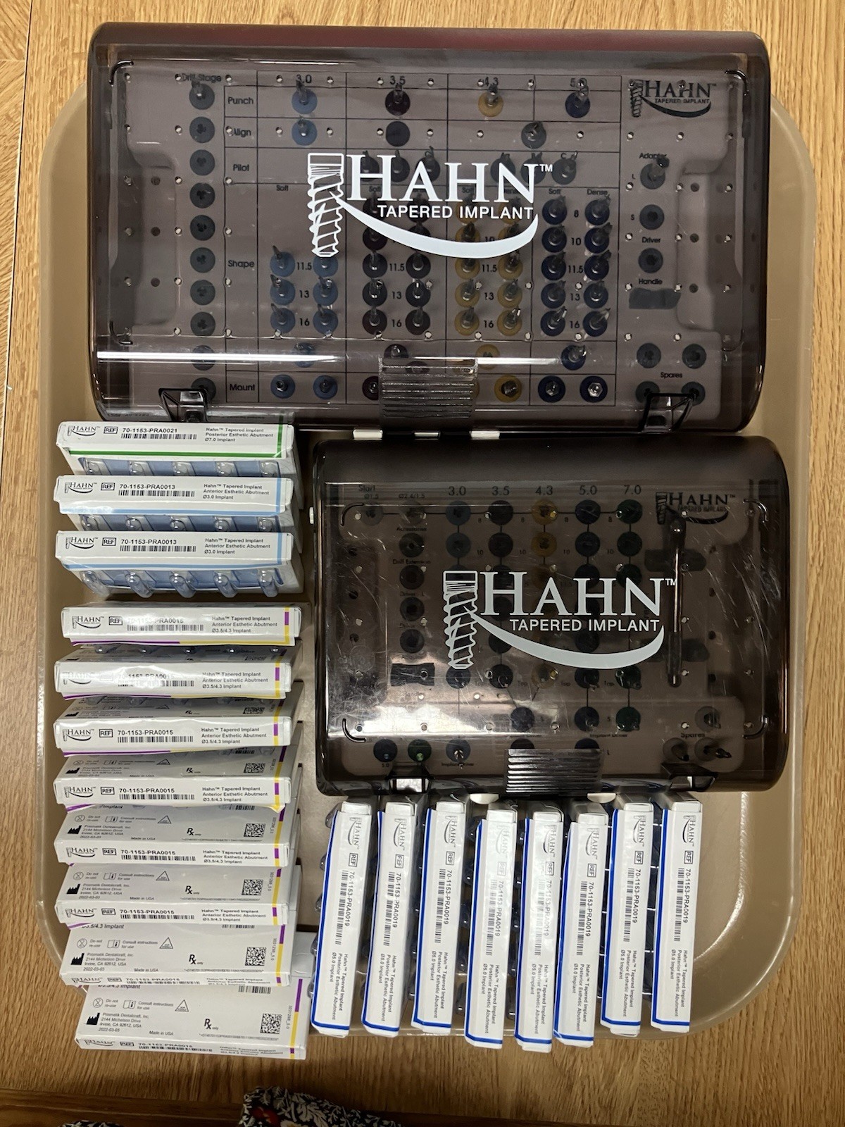 Hahn Implant Surgical Kits & Tapered Implants