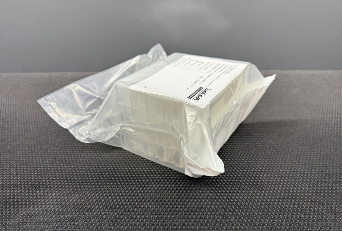 Corning BioCoat 356408 24 Well Plate w/Lid, 5 Per Pack/9 Packs, Exp. 2028-10-12