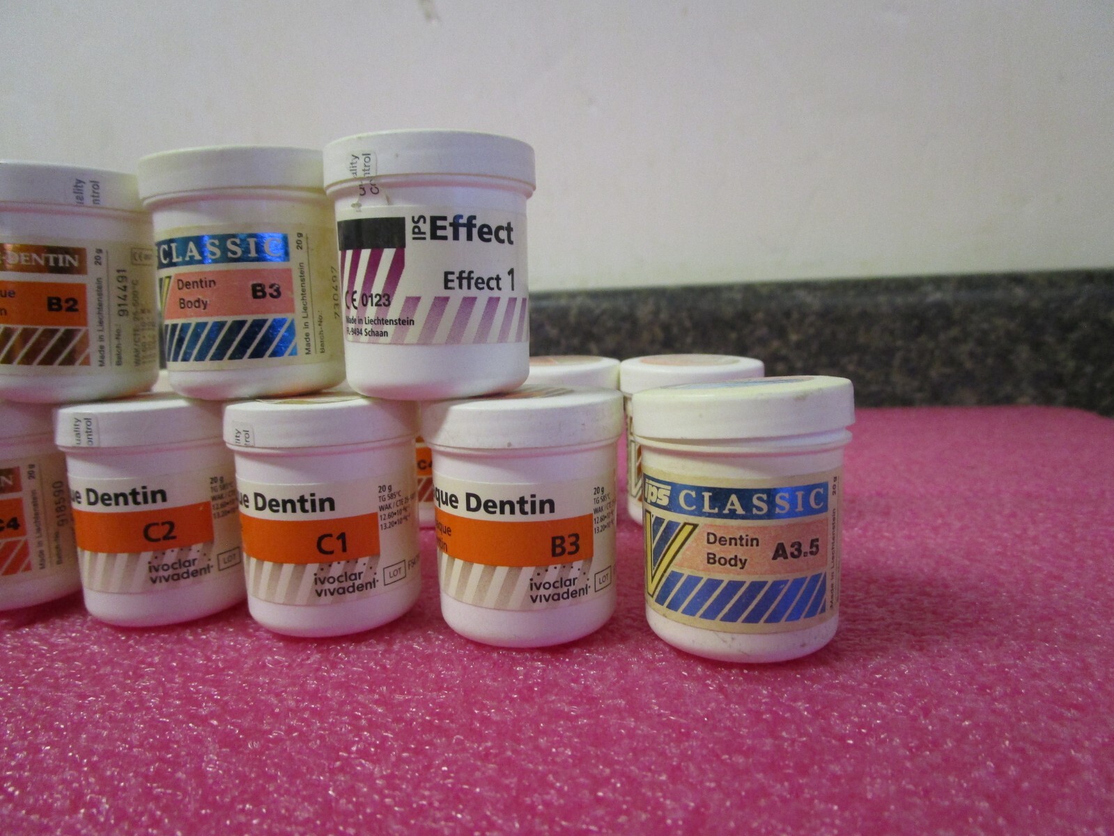 Qty (16) Ivoclar IPS Opaque Dentin Body – READ