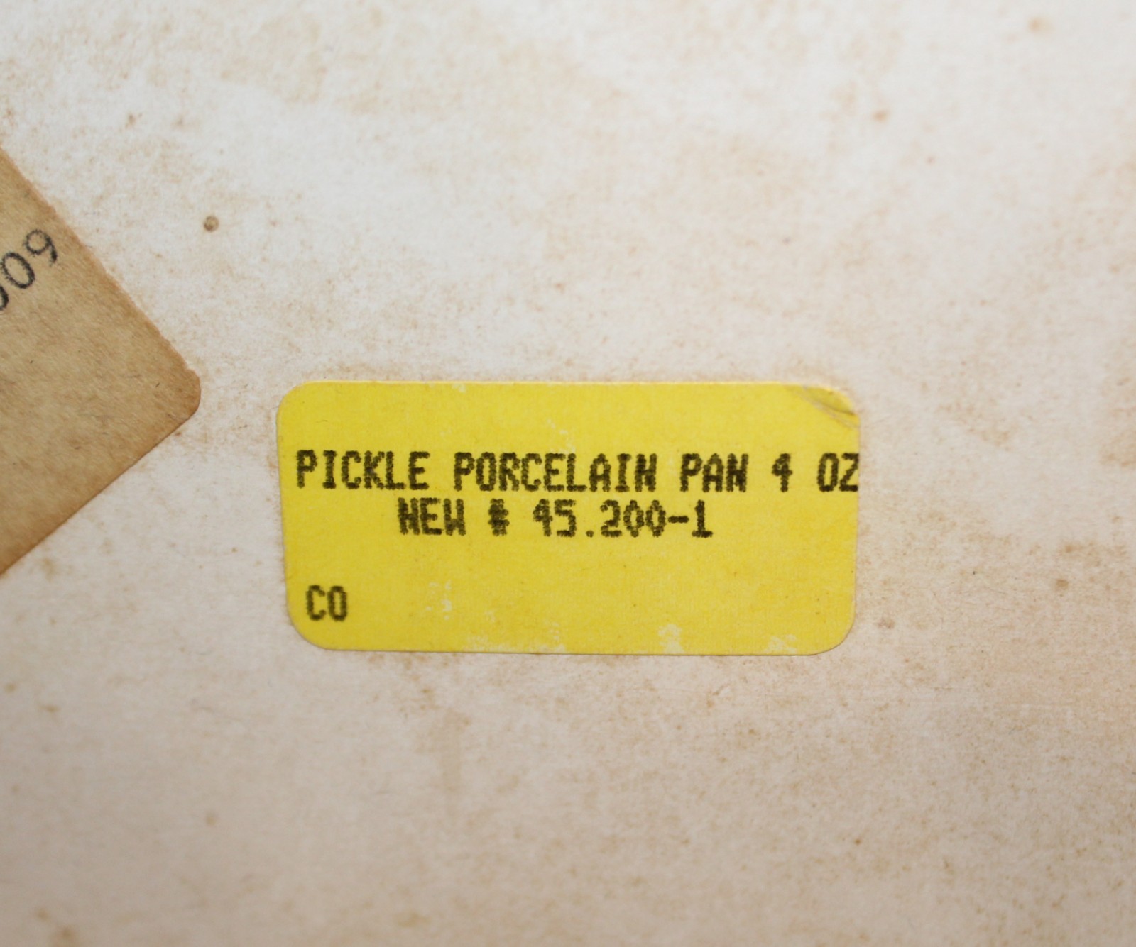Vtg? Porcelain Pickle Pan 4 oz Dental or Jewelry Pickling Pan w/ Wooden Handle