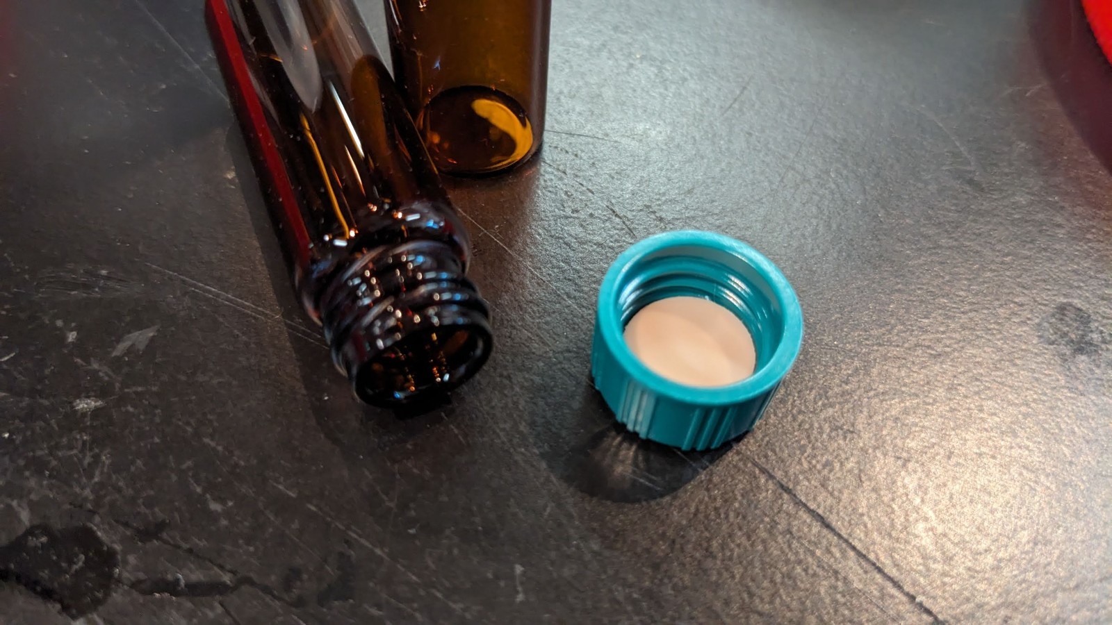 171 Supelco 4mL Amber Glass Vials + PTFE Lined Caps 27115-U / 27141 Lab GC HPLC