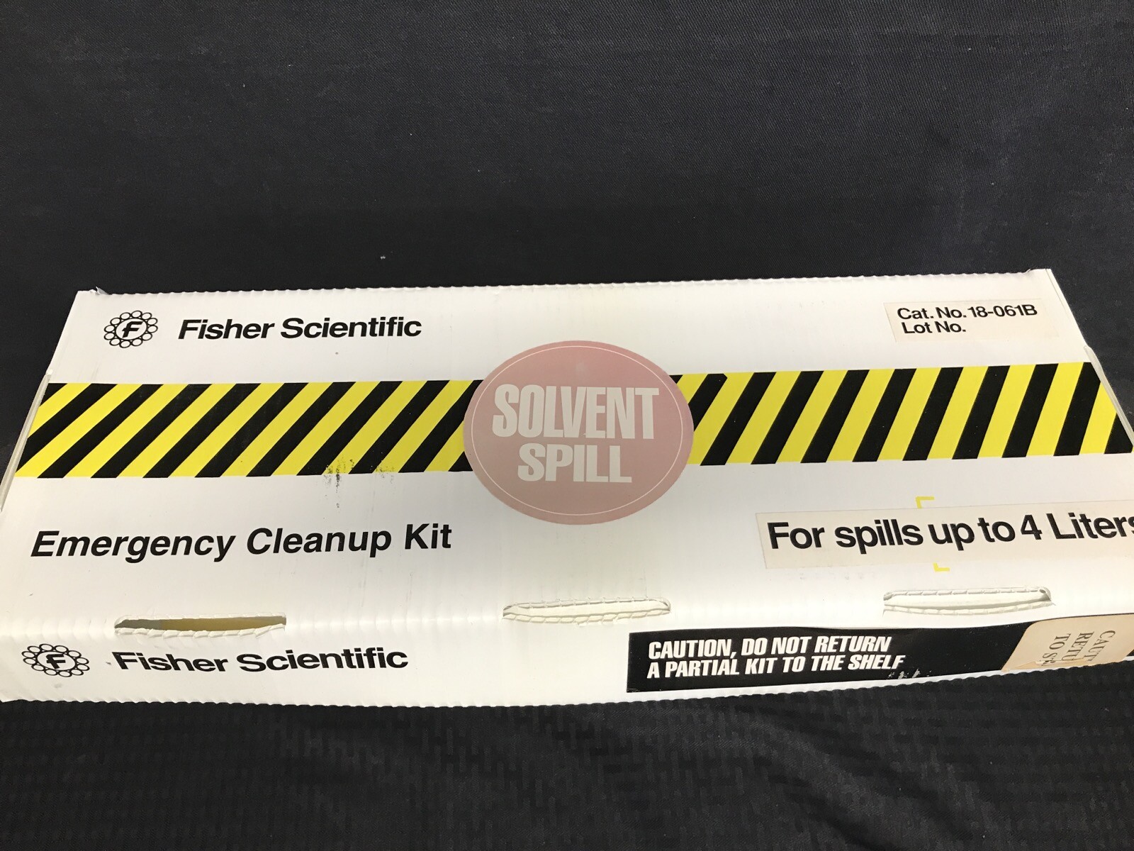 FISHER SCIENTIFIC Emergency Solvent Spill Cleanup Kit Up To 4L 18-061B