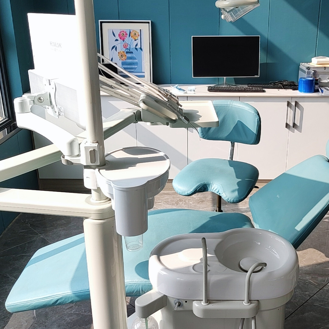 White Mini 3 in 1 Dental Plastic Post Mounted Tray Table Chair (For 45 mm)