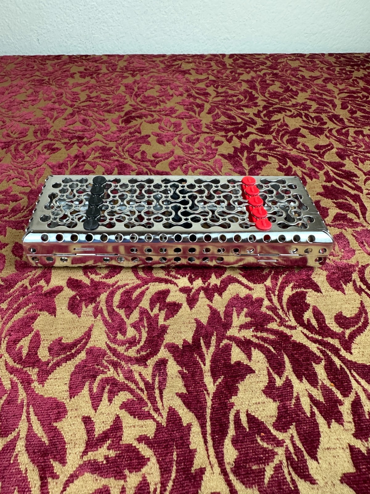 Hu-Friedy IMS Infinity Series Cassette Holds 5-instruments Red Black