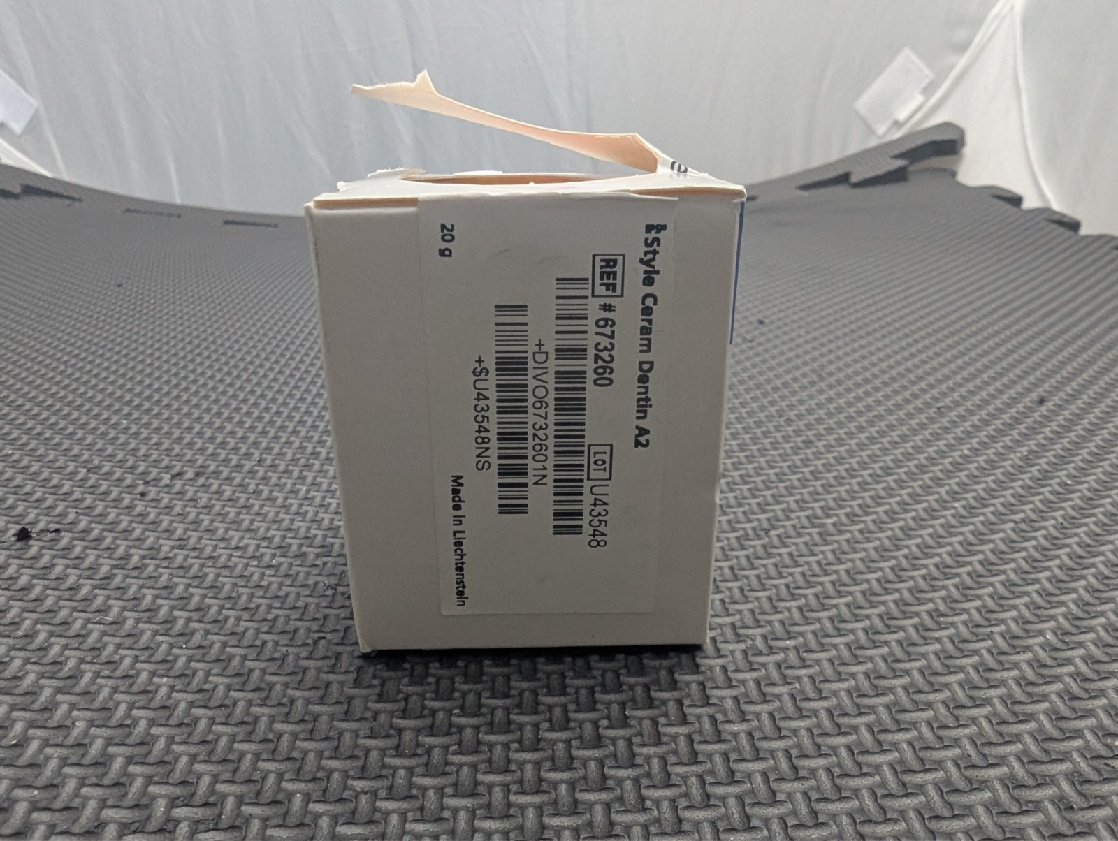 IPS style Ceram Dentin A2/I2 – New