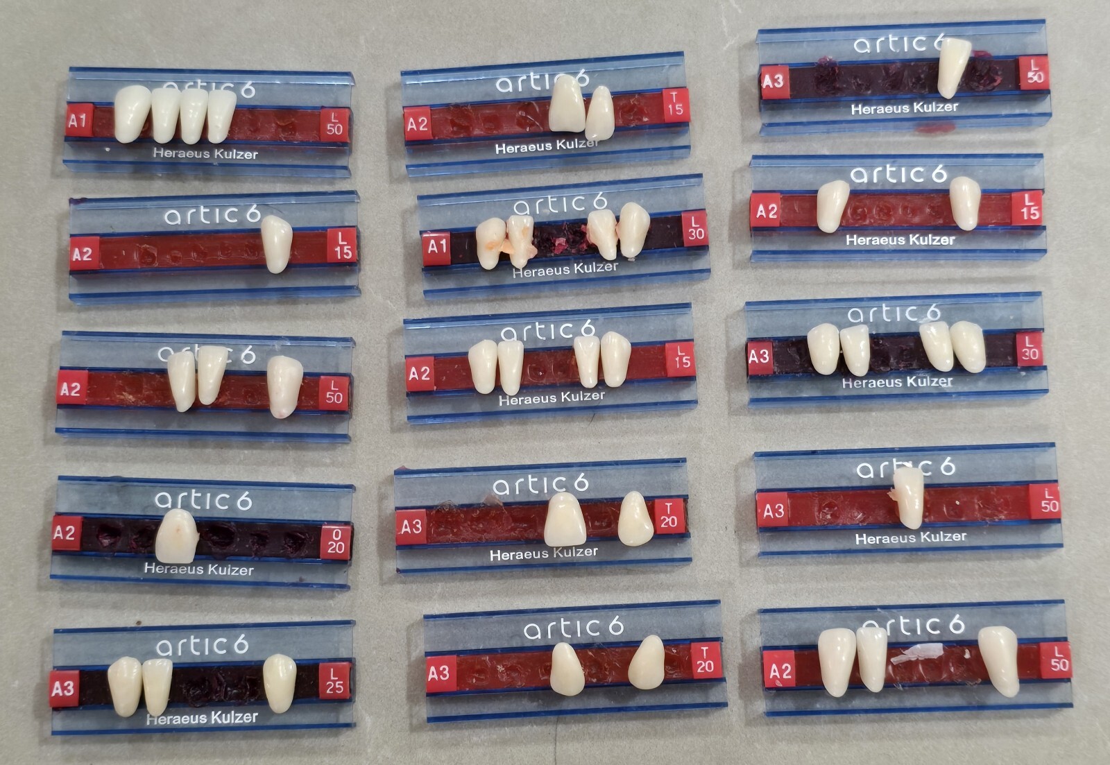 Mixed lot of Heraeus Kulzer Artic 6 Acrylic Mondial Dental teeth