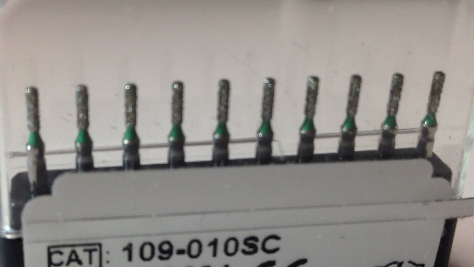 557 (100) Short Shank Diamond Burs 100 X 835-109-010S C 1.0 mmDiameter