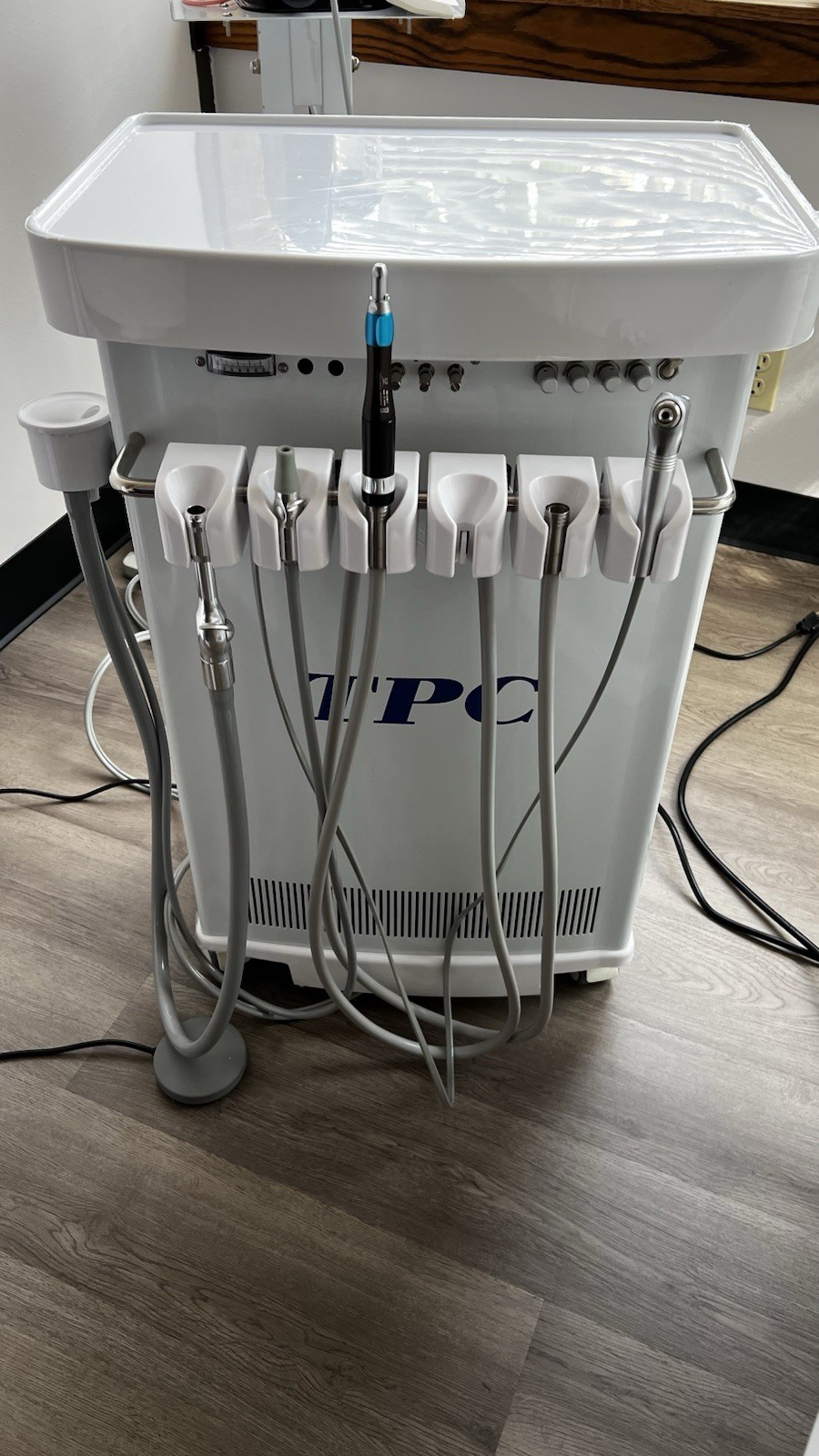 TPC Dental Mobile Unit (Model MC3600CV)