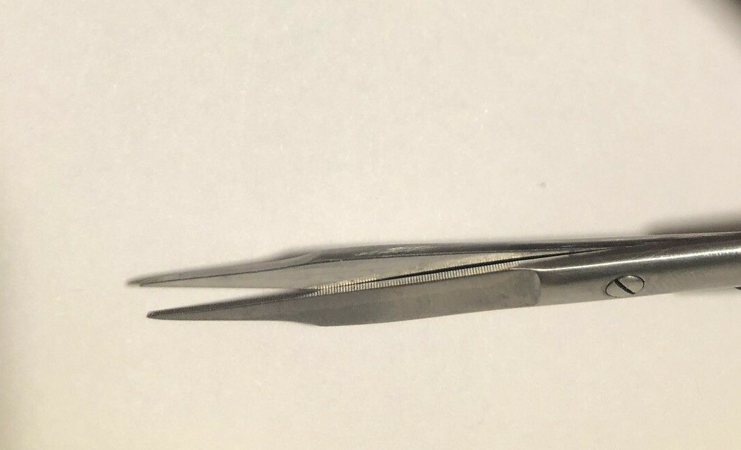 GOLDMAN-FOX GUM SCISSOR – LENGTH = 13 CM / 5″, STRAIGHT, TC GOLD