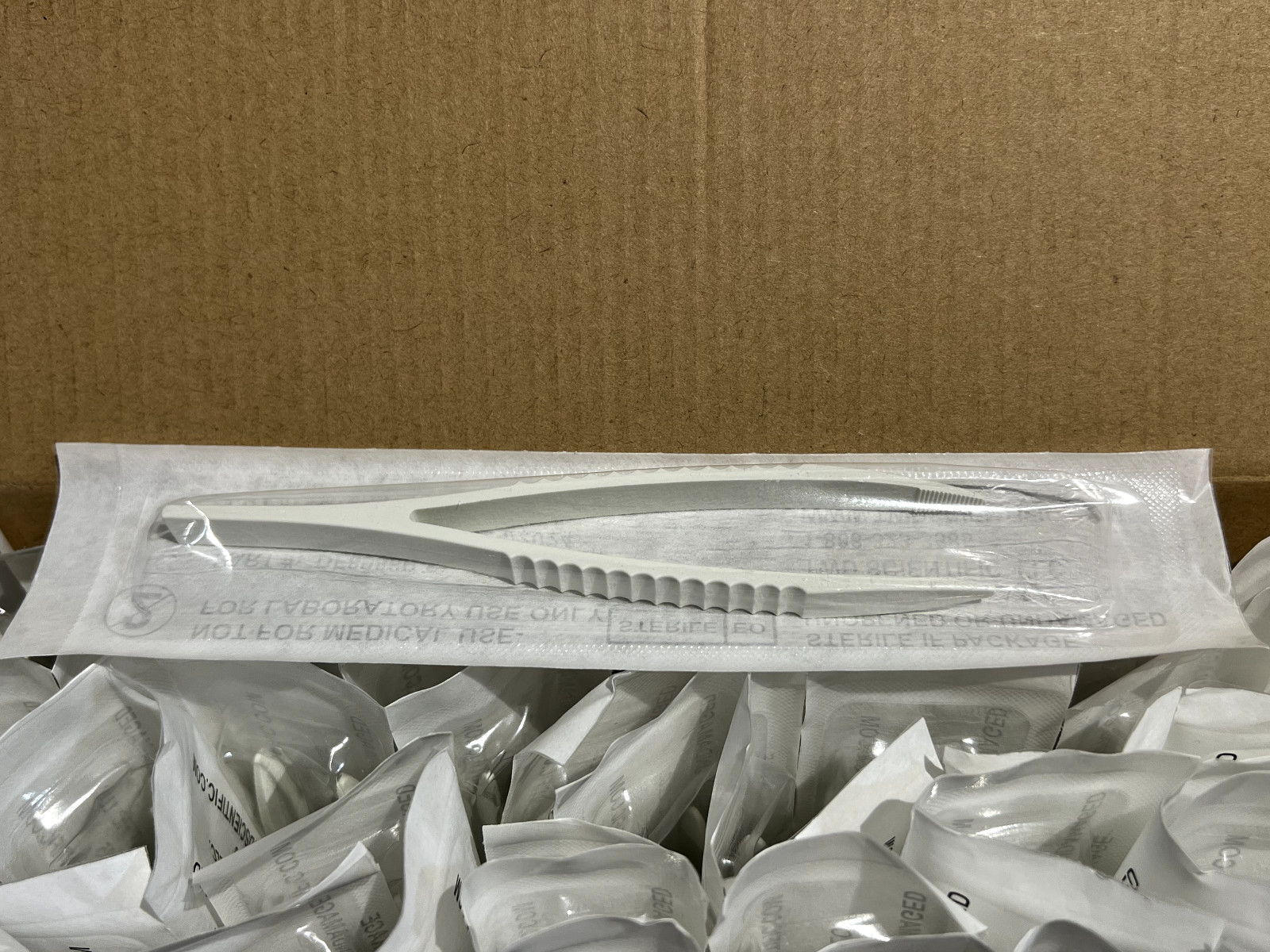 TWD Scientific Disposable Forceps White DF8988P-S 65/Pk
