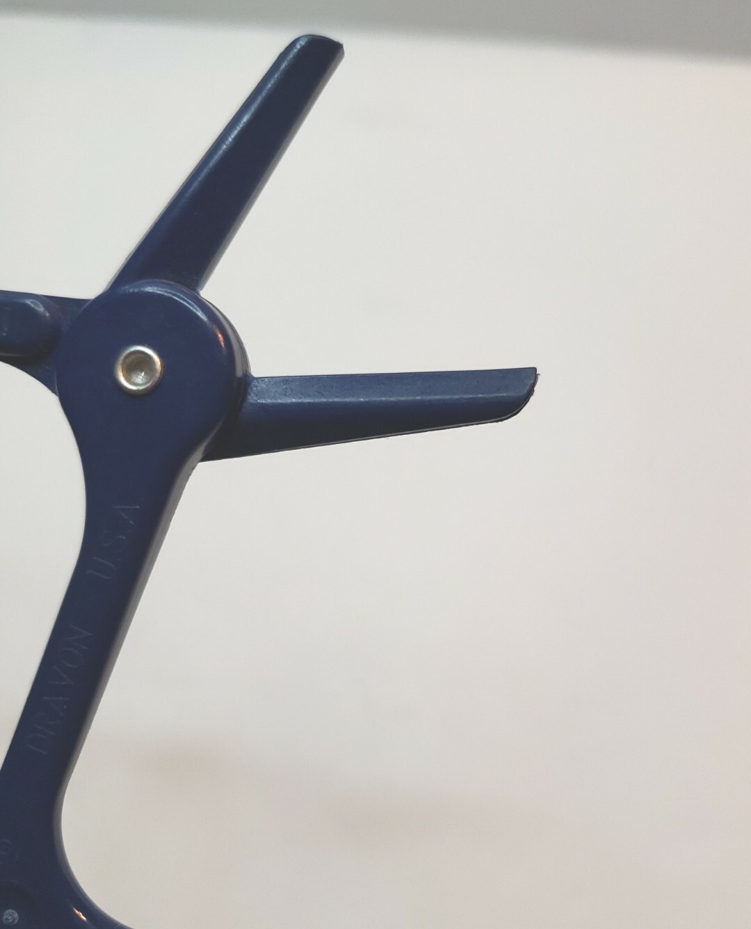Navy Blue Dravon Plastic Occluding Tube Clamp (Hemostat)