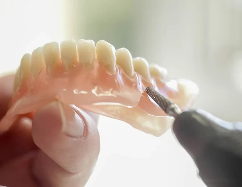 Shofu Acrylic Contouring And Finishing Kit same as picture expactdite shipping