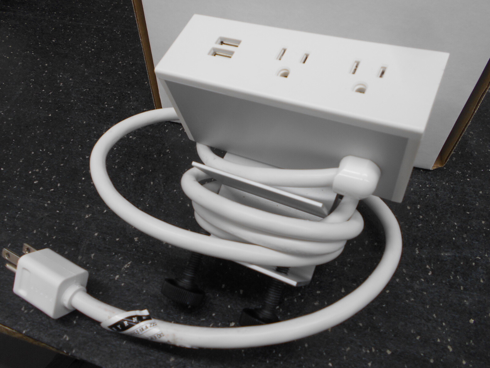 CREATIVE OFFICE PAVILION BE0431521AAZ22072 15A 125V 60Hz POWER UNIT FOR TABLE #2