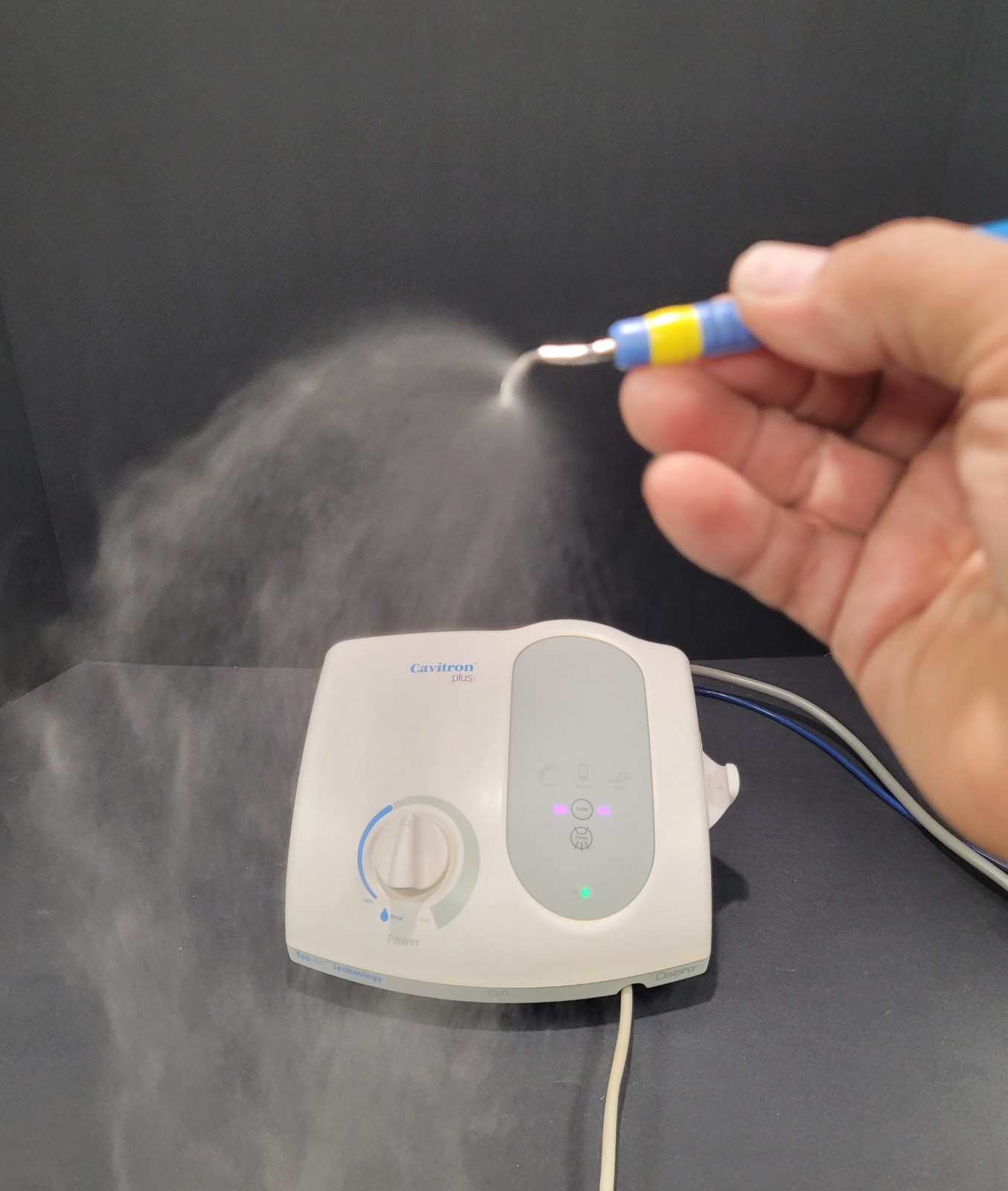 DENTSPLY CAVITRON PLUS GEN 136 Ultrasonic Scaler WITH WIRELESS TAP-ON TECHNOLOGY