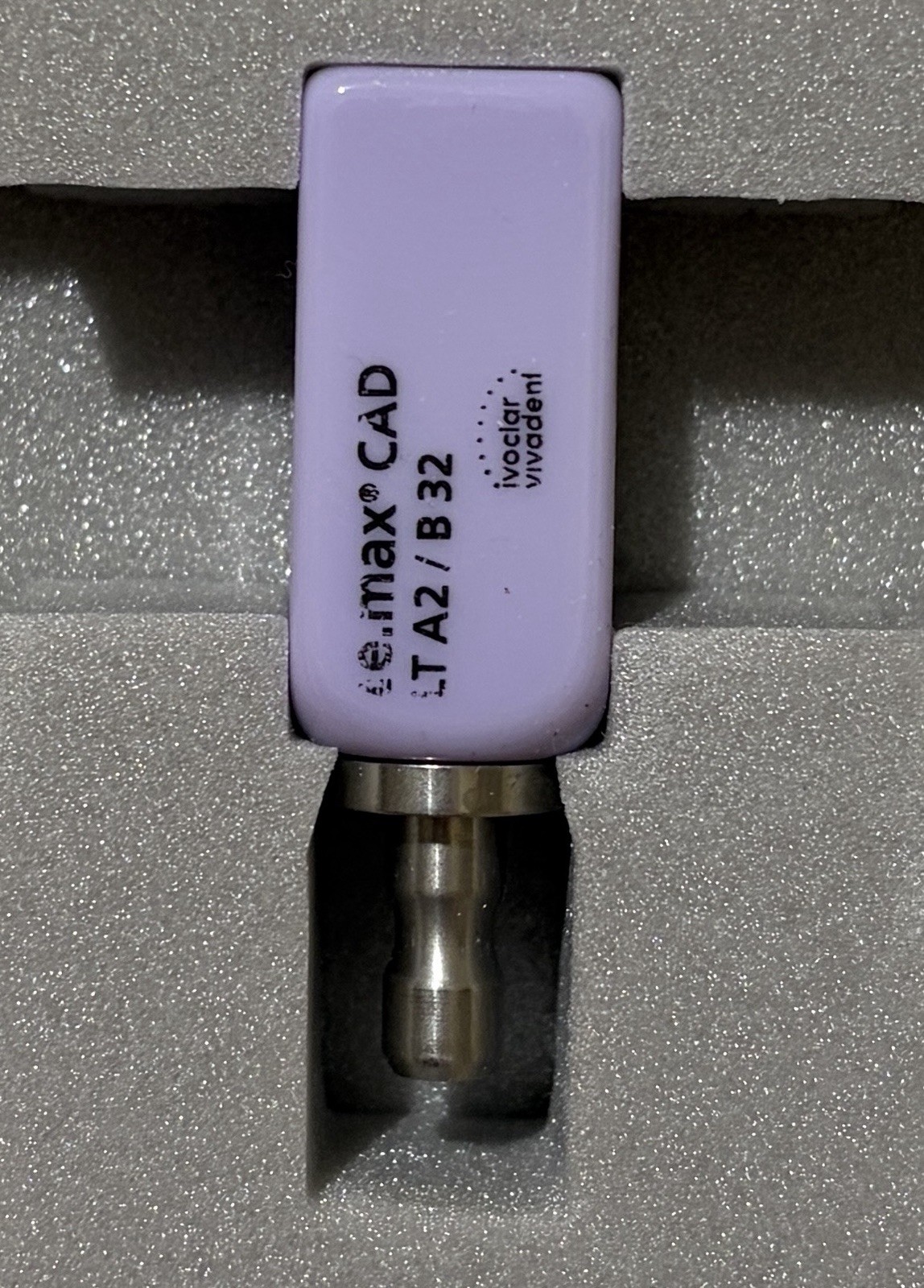 IPS e.max CAD LT B32 A2 For CEREC 1 Block