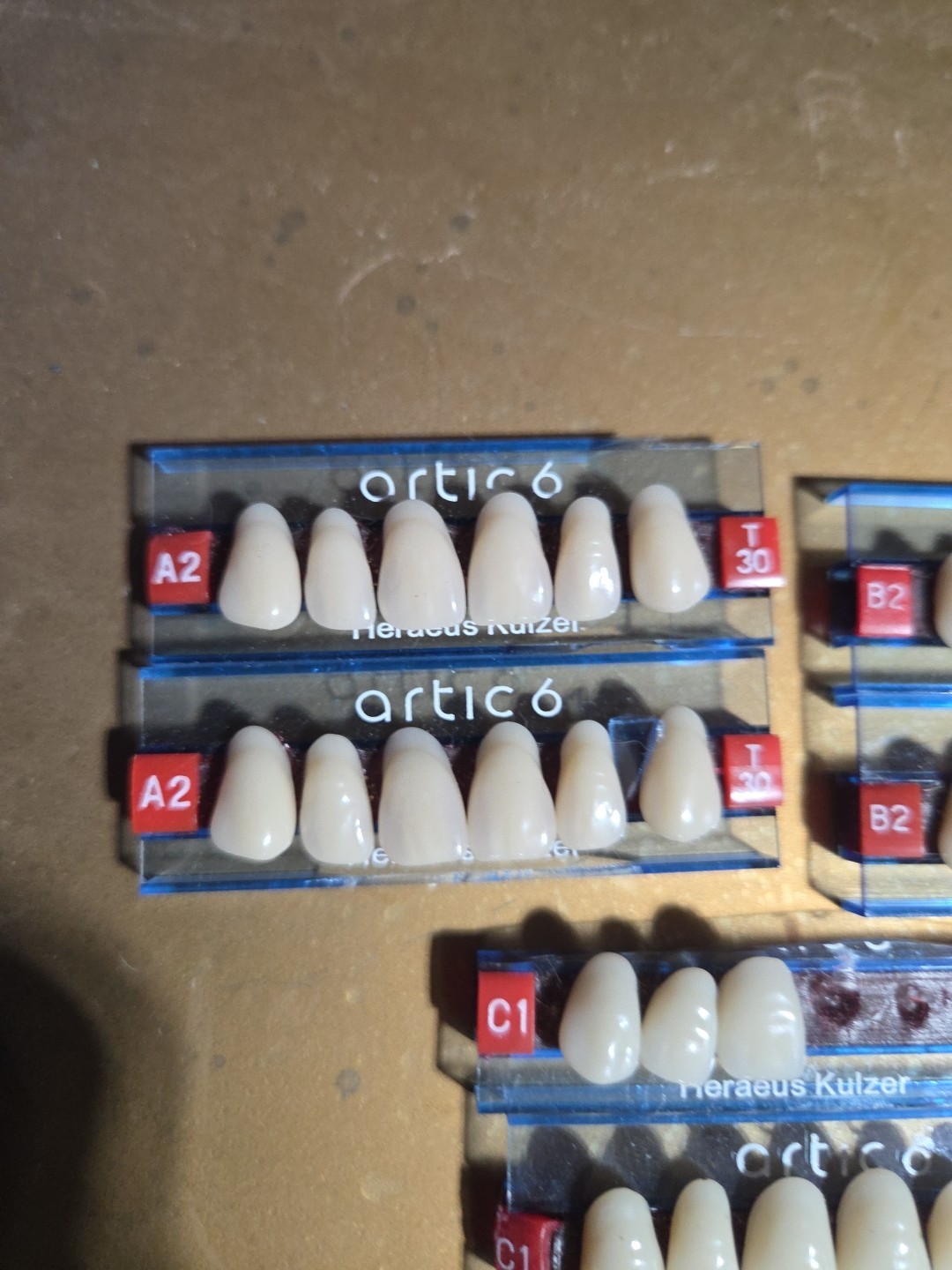 Mixed lot of Heraeus Kulzer Artic 6 Acrylic Mondial Dental teeth
