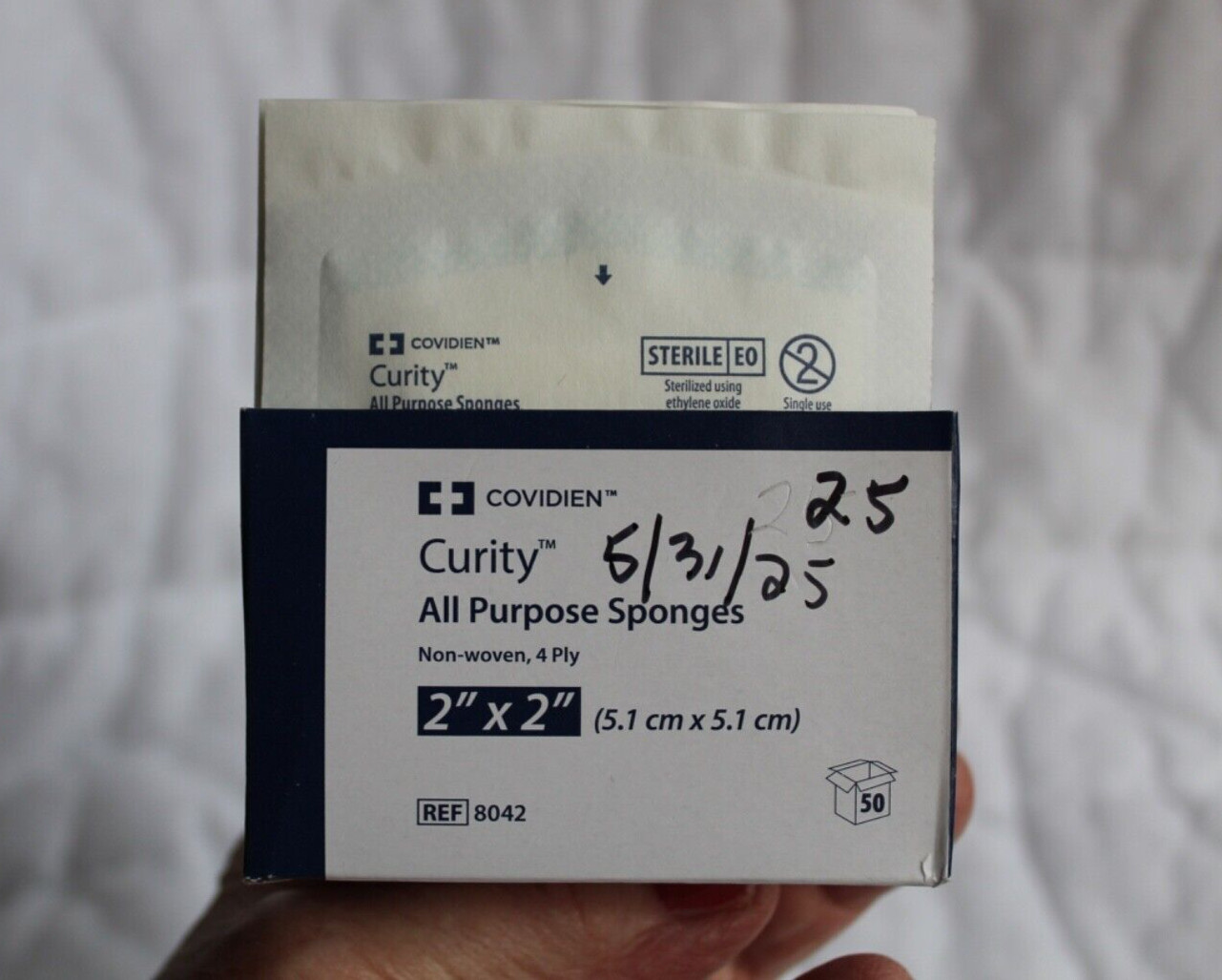 100 Curity 8042 Sterile All Purpose Non-Woven 4-Ply Sponges, 2×2″ (5.1 x 5.1 cm)