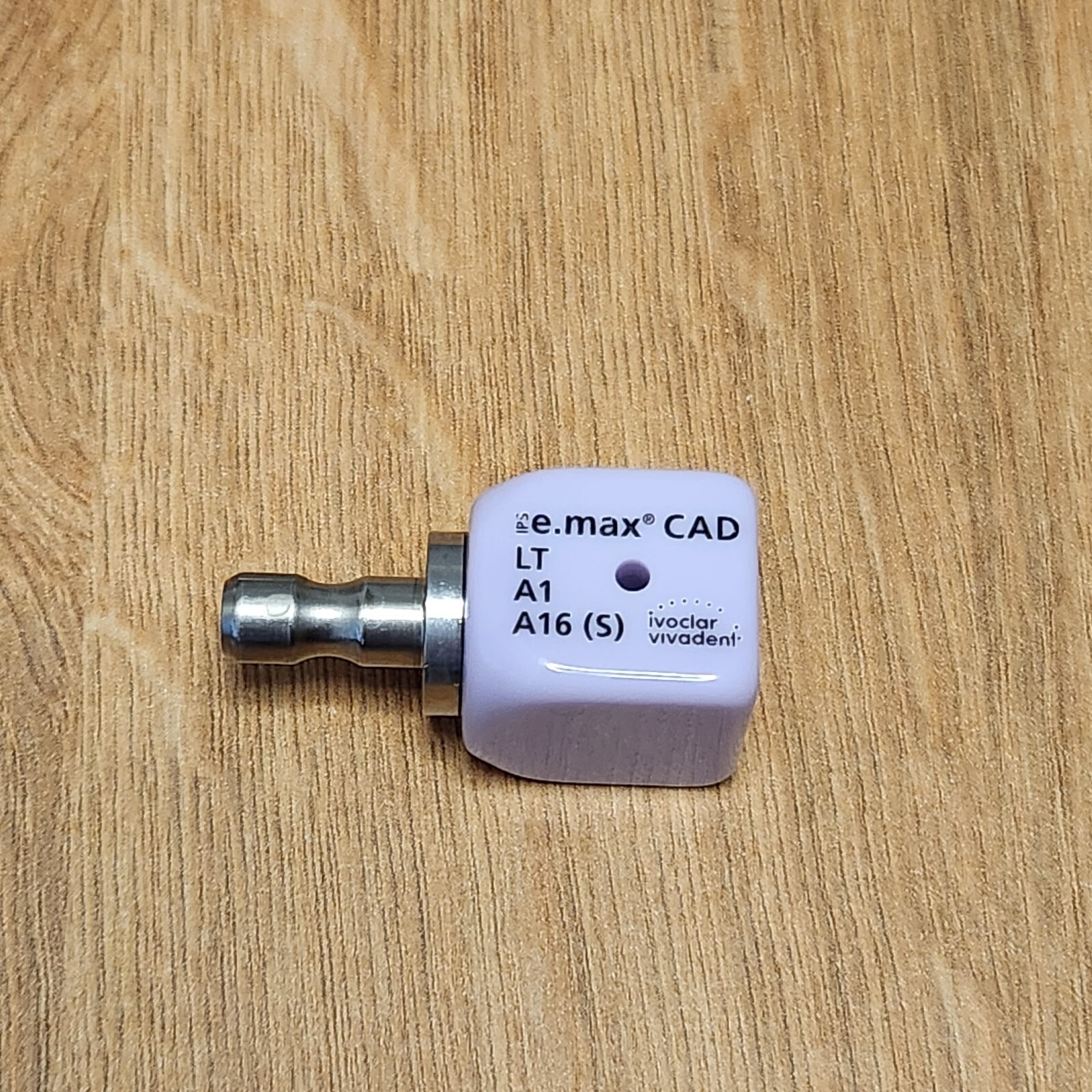 Cerec IPS Emax Cad Implant Blocks LT A1 / A16 (S) / 1 Count