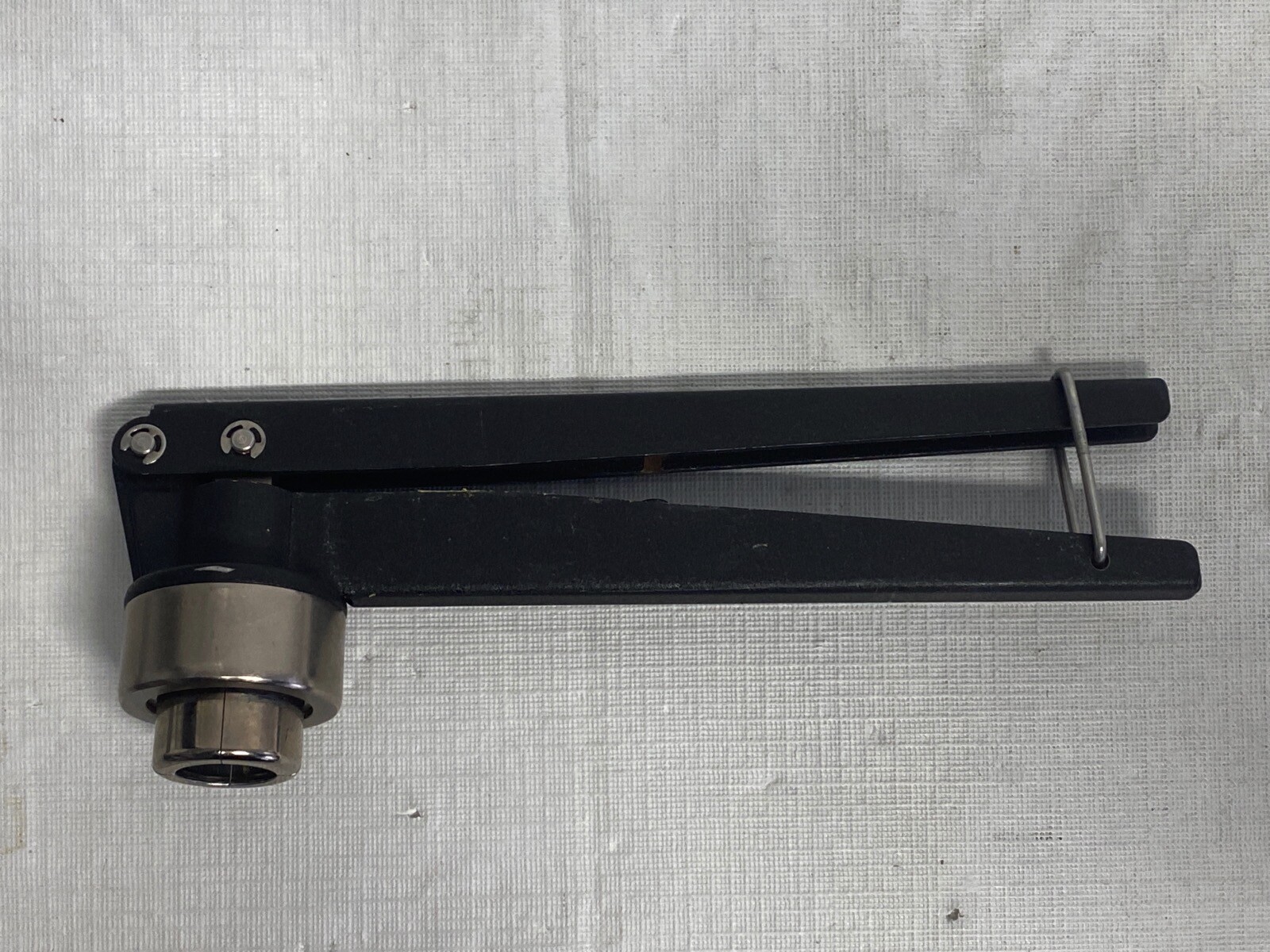 Laboratory 20mm SS Black Coated Metal Crimp Top Vial Hand Crimper Tool
