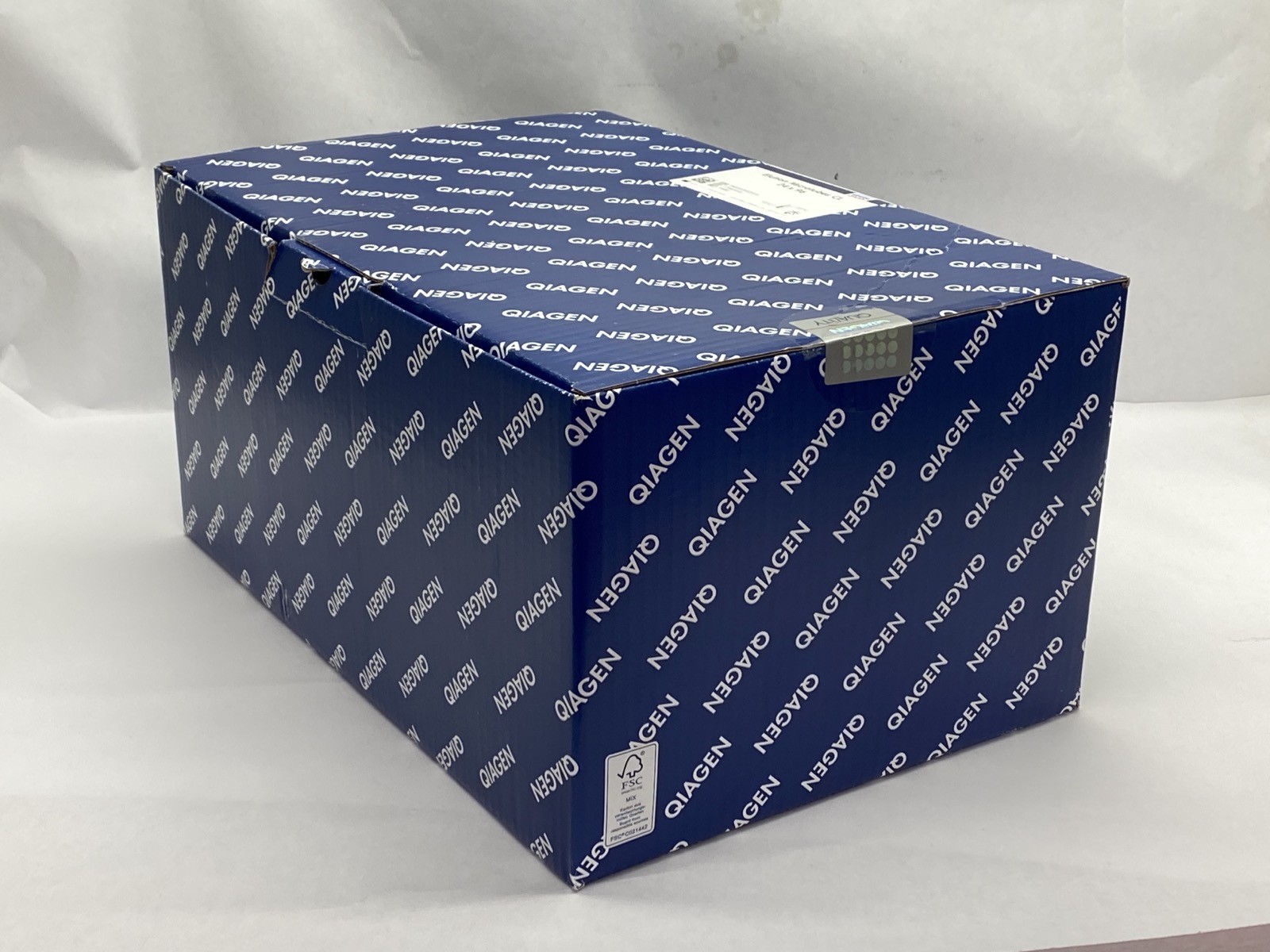 (2304/Pk) QIAGEN Elution Microtubes CL (24 x 96/Rk) w/Cap Strips (300 x 8) 19588