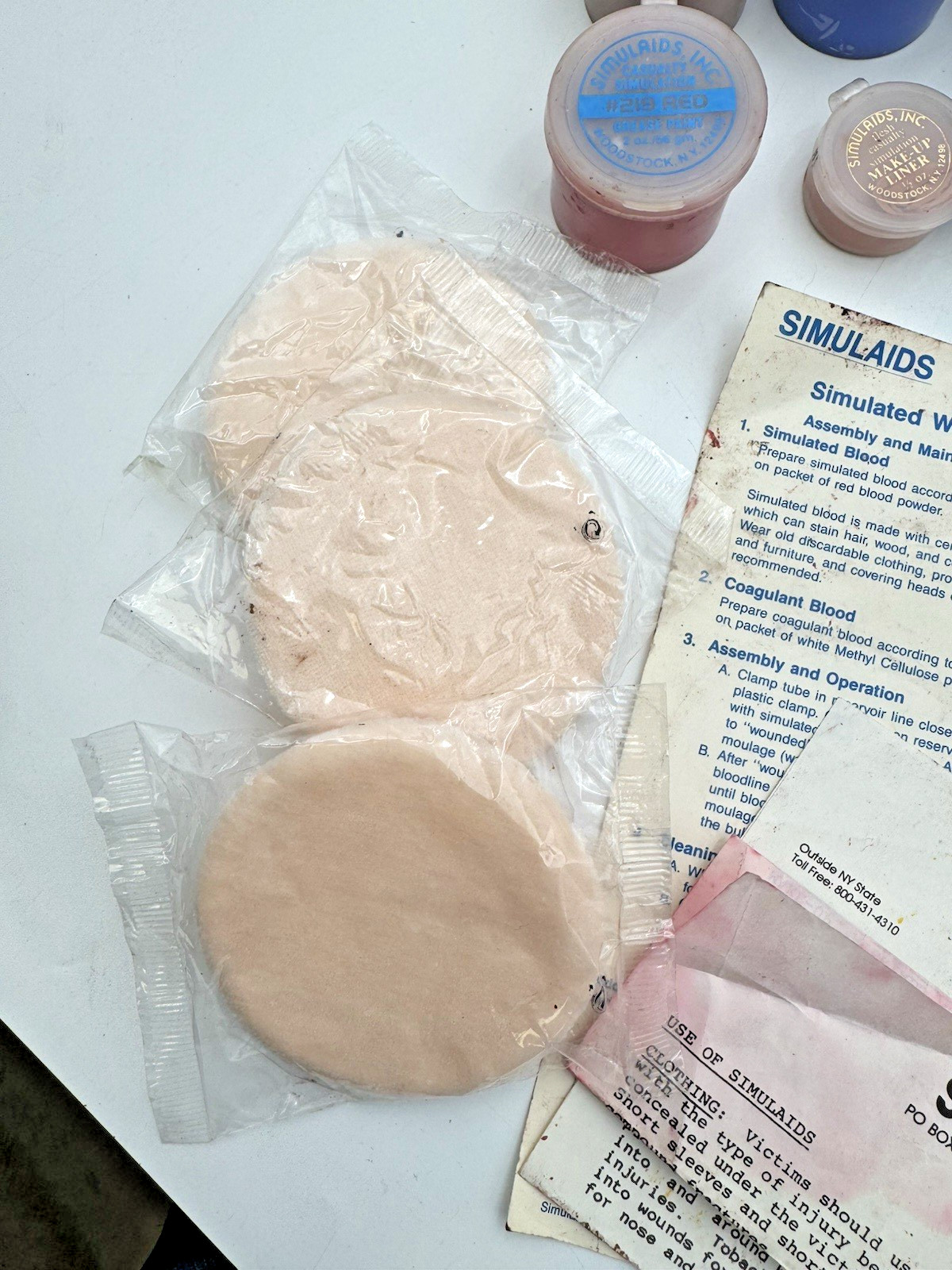 FLAMBEAU PM2072 MEDICAL BOX W/ SIMULAIDS & BEN NYE CASUALTY SIMULATION MAKE-UP